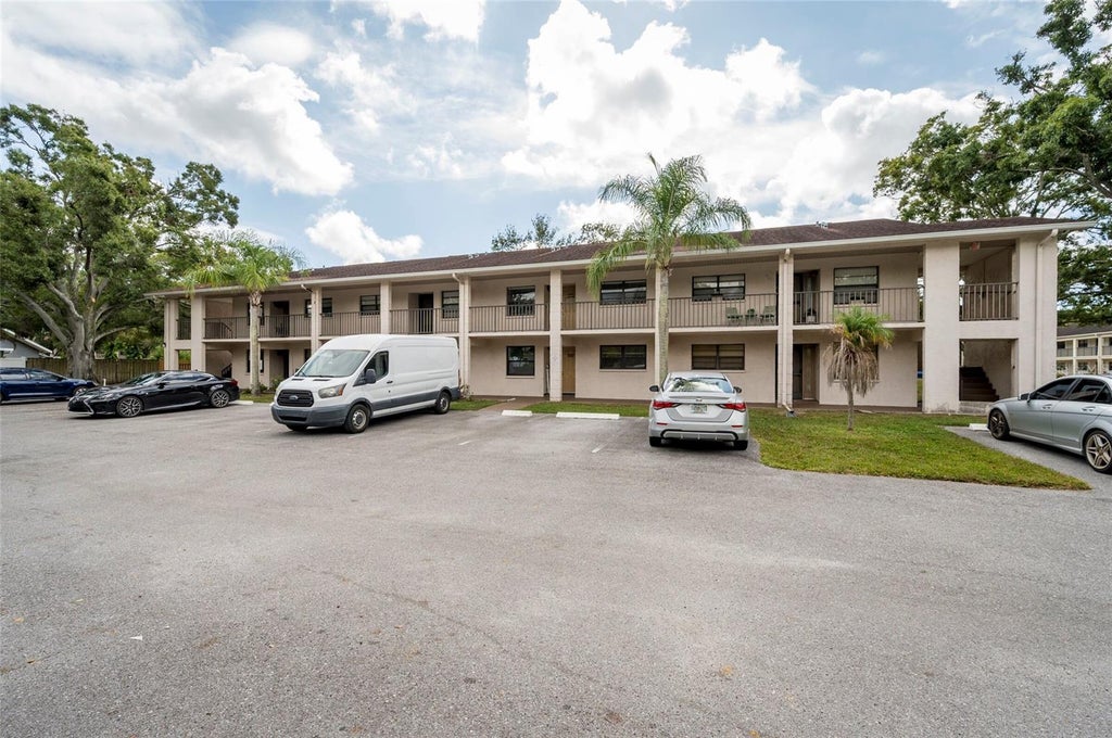Photo of 2275 62nd Avenue N #5202, St Petersburg, FL 33702 (MLS # TB8562234)