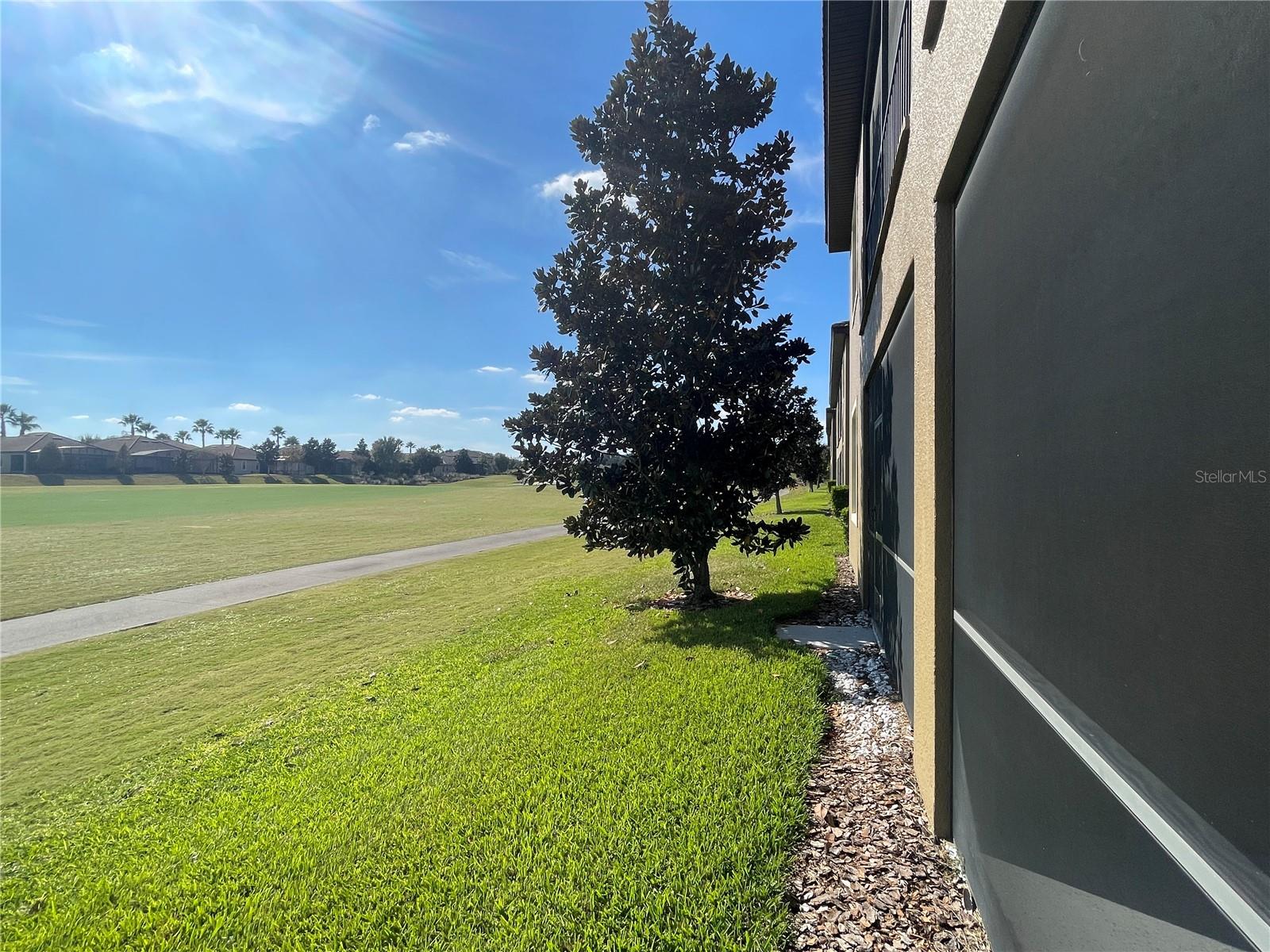 CHAMPIONS CLUB CONDO PH 33 - Residential