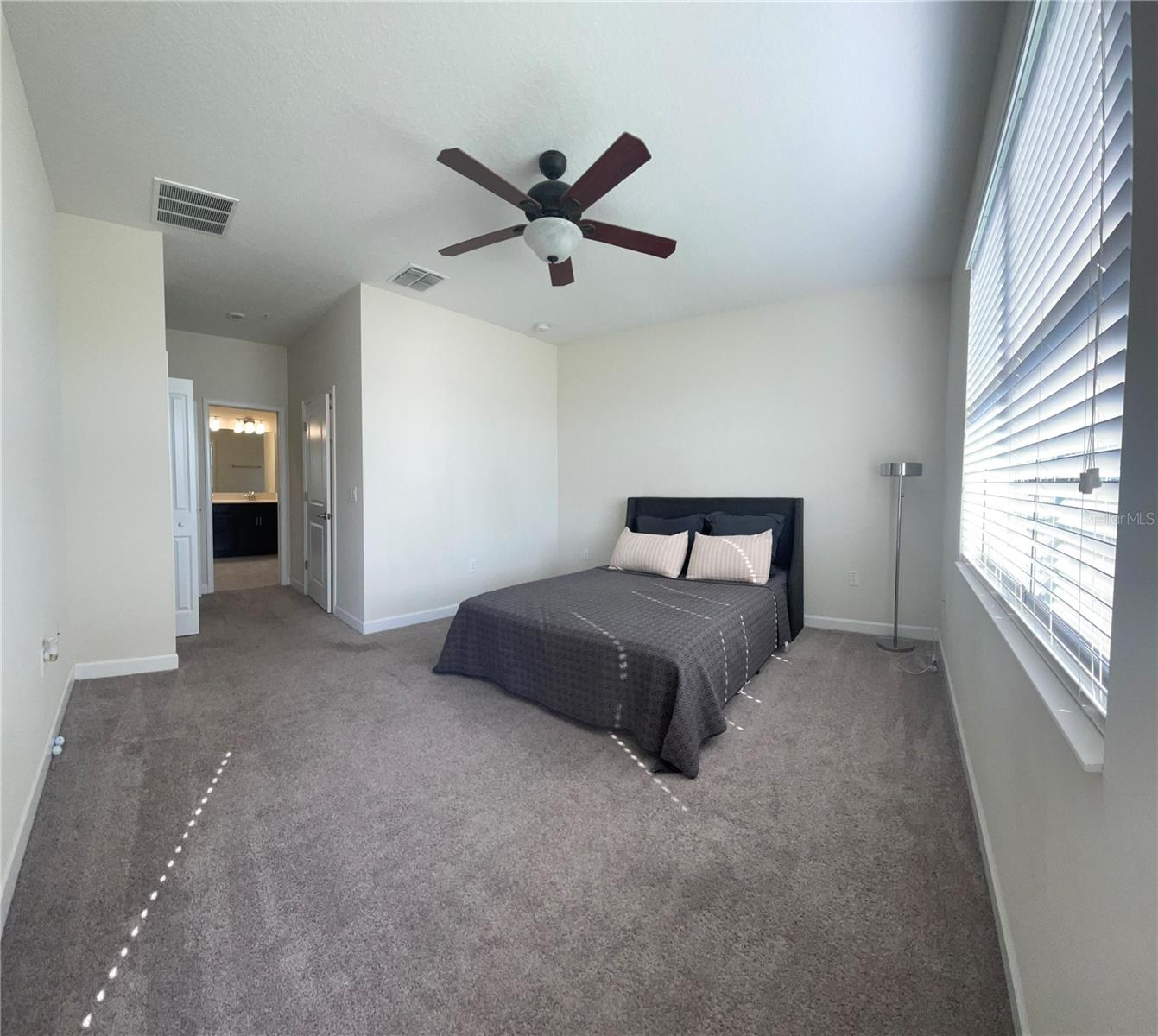 CHAMPIONS CLUB CONDO PH 33 - Residential