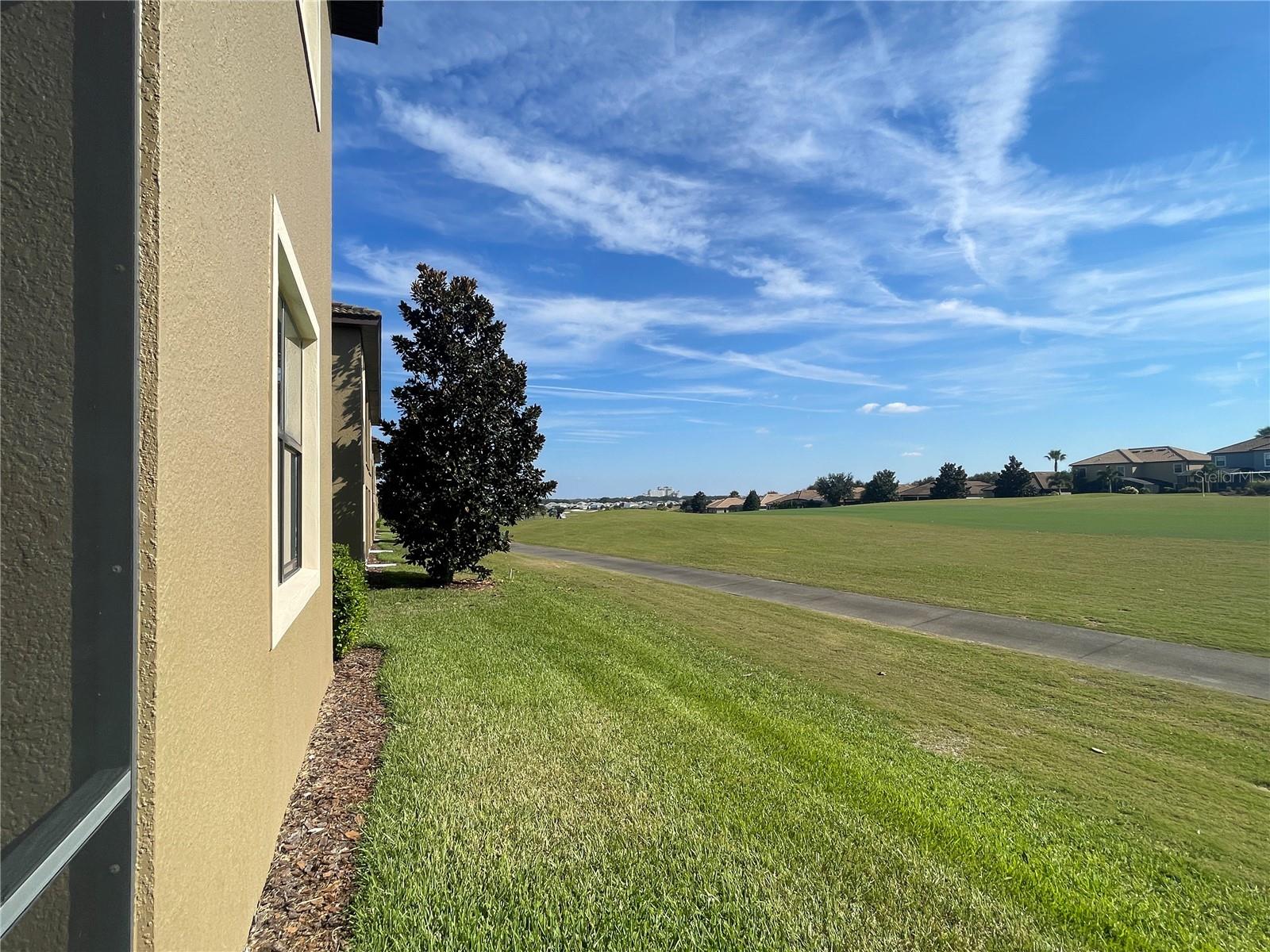 CHAMPIONS CLUB CONDO PH 33 - Residential