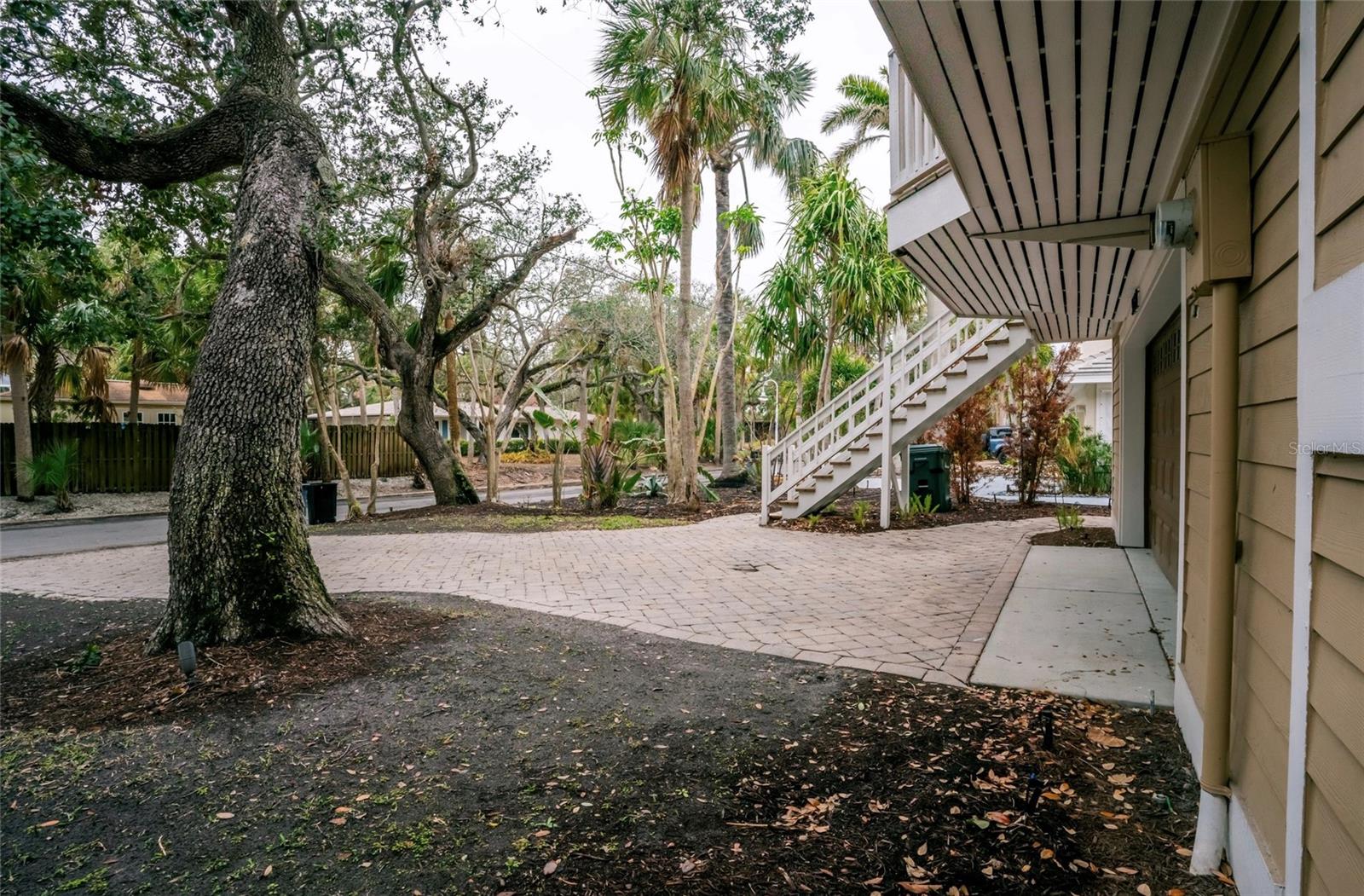 5169 OXFORD DRIVE