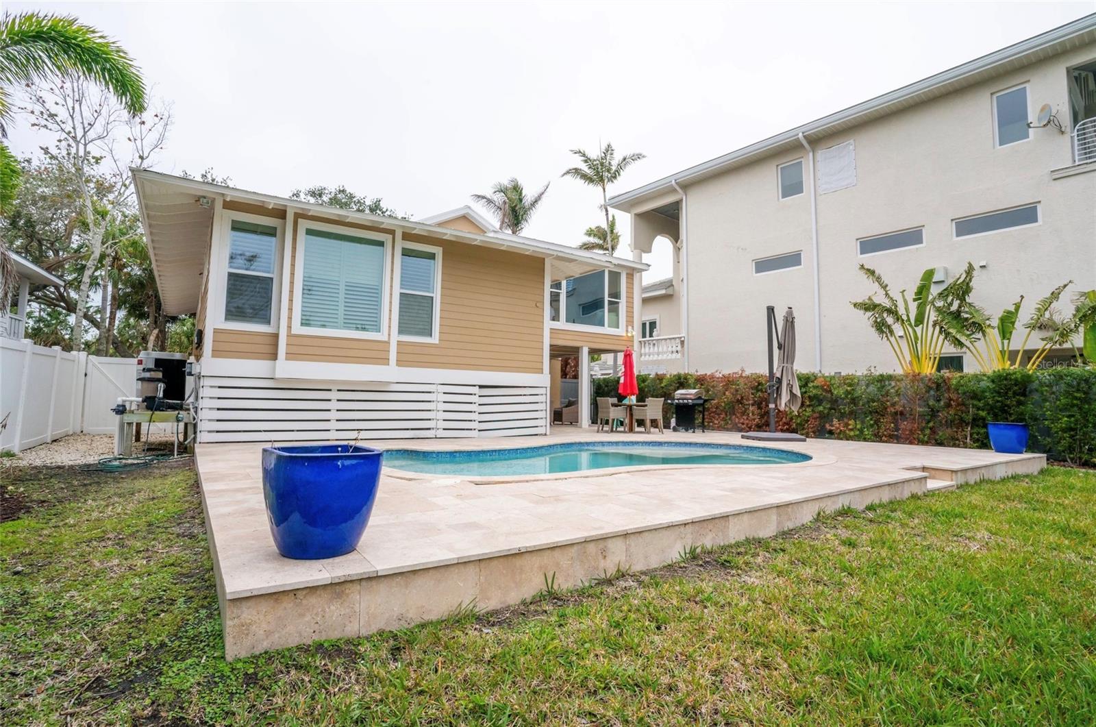 SIESTA BEACH - Residential