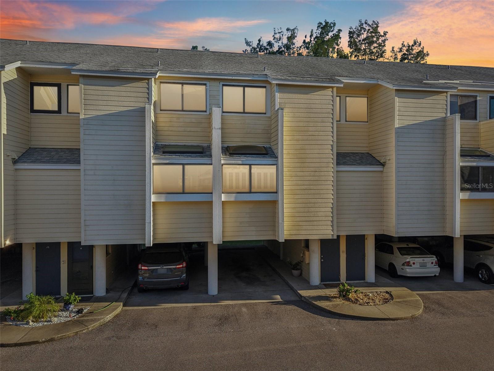 ISLAND CLUB OF TARPON SPRINGS - Residential