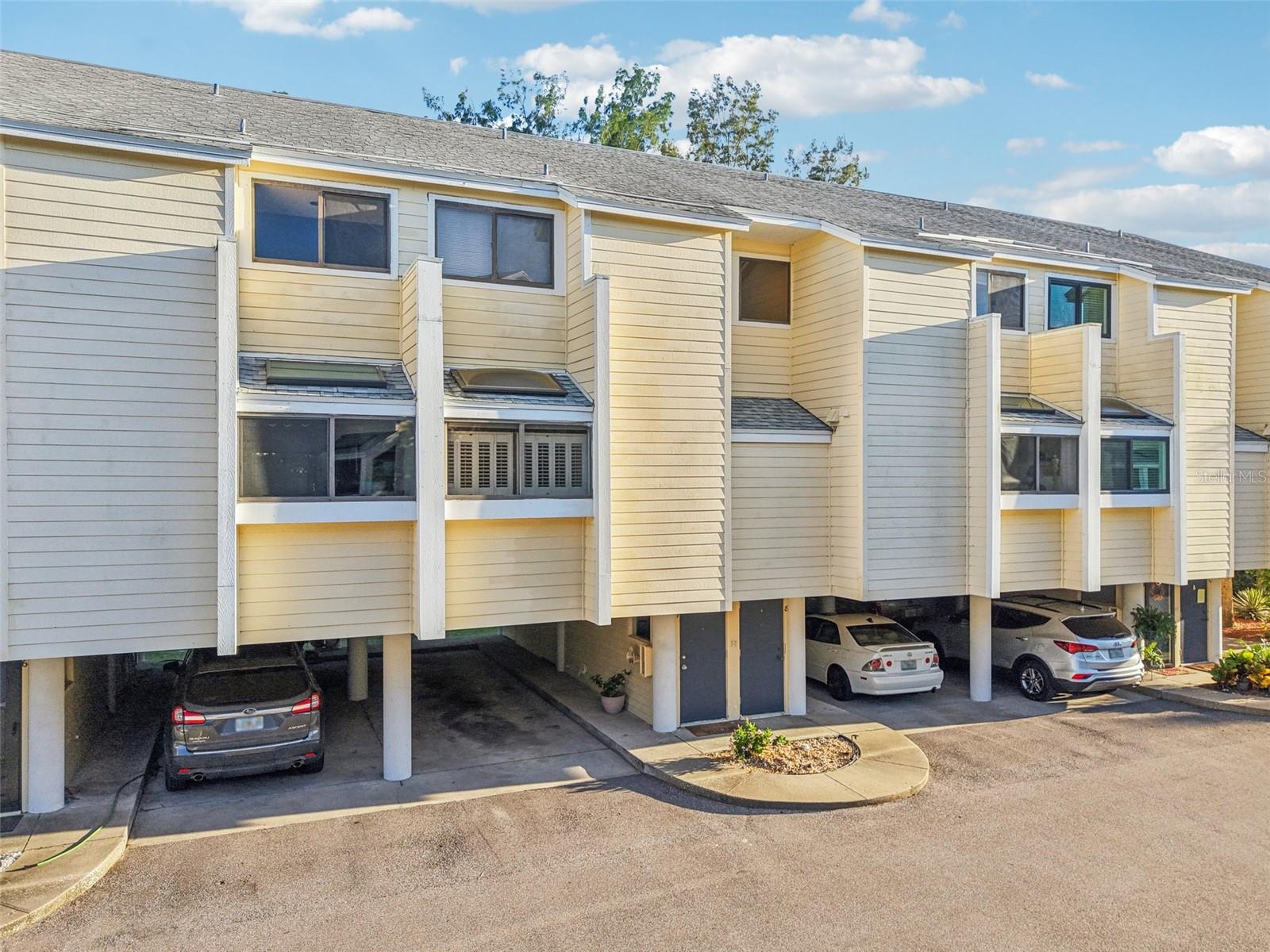 ISLAND CLUB OF TARPON SPRINGS - Residential