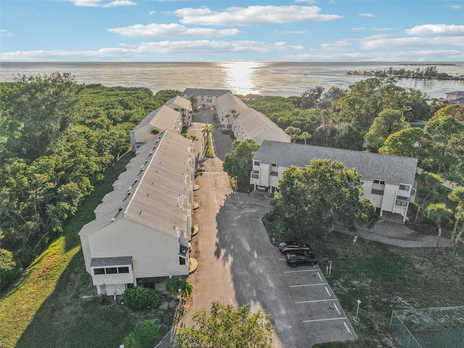 ISLAND CLUB OF TARPON SPRINGS - Residential