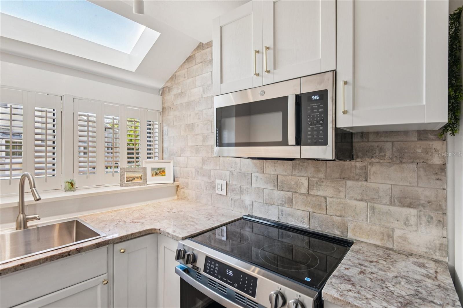 ISLAND CLUB OF TARPON SPRINGS - Residential