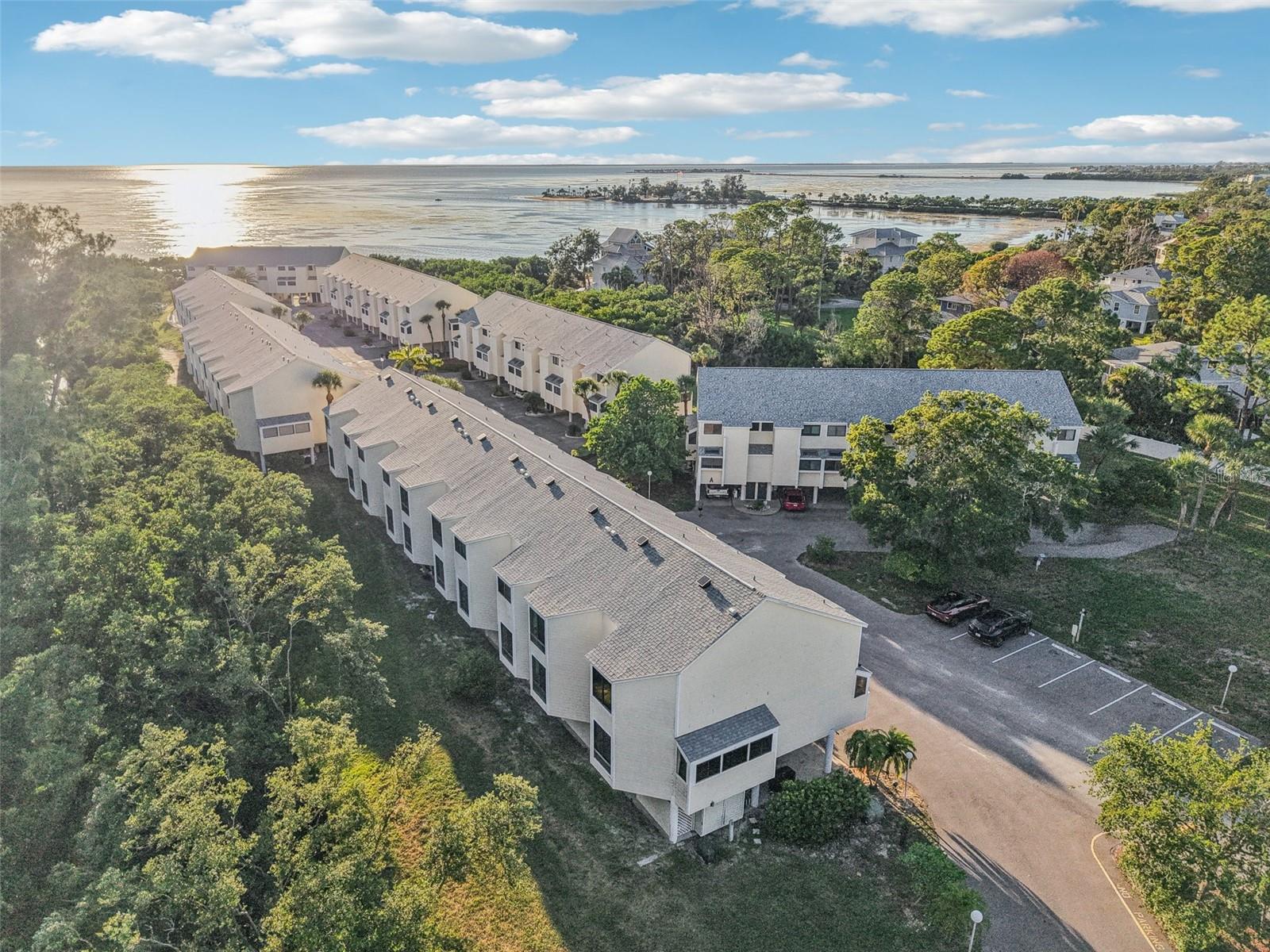 ISLAND CLUB OF TARPON SPRINGS - Residential