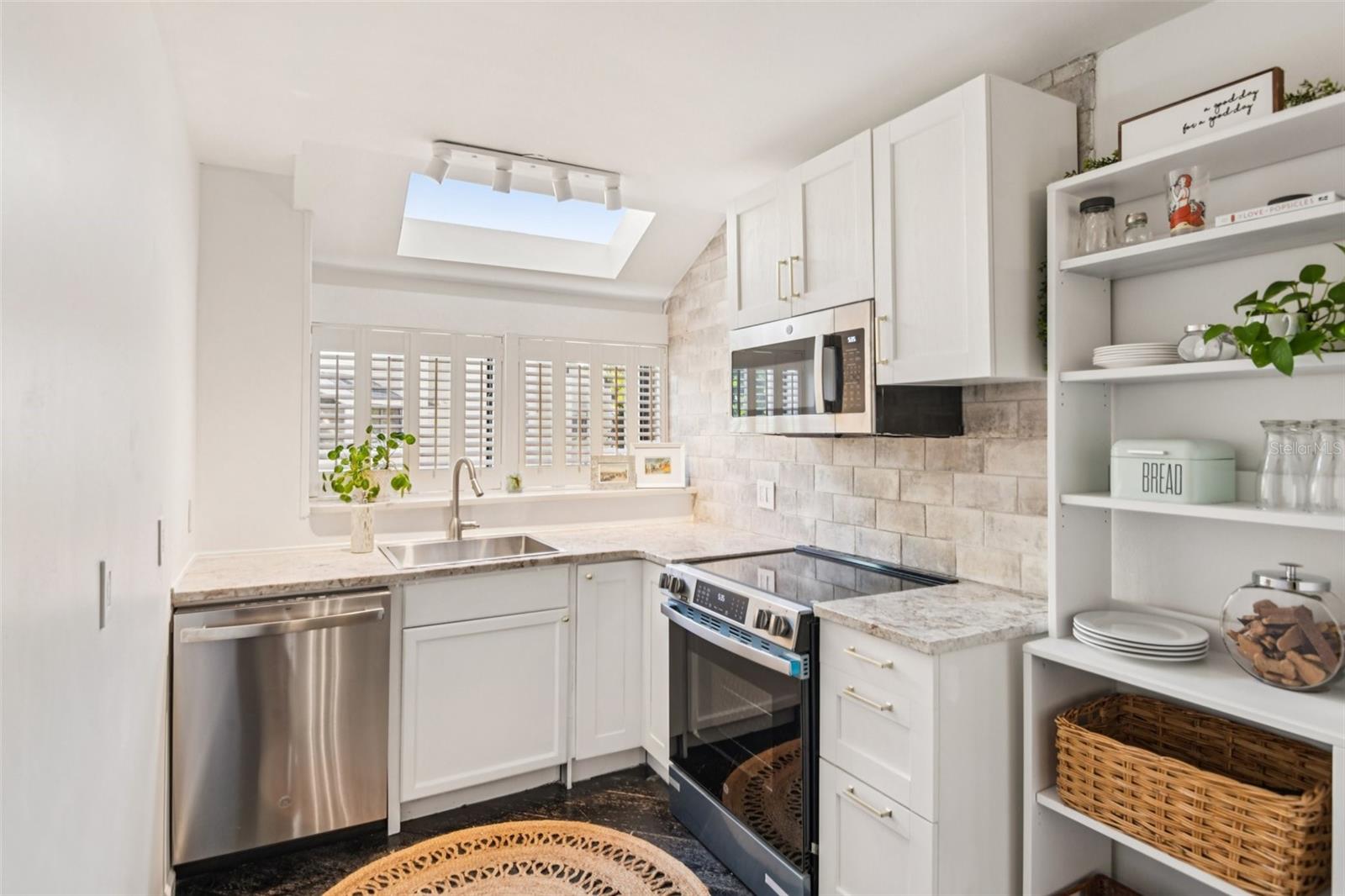 ISLAND CLUB OF TARPON SPRINGS - Residential