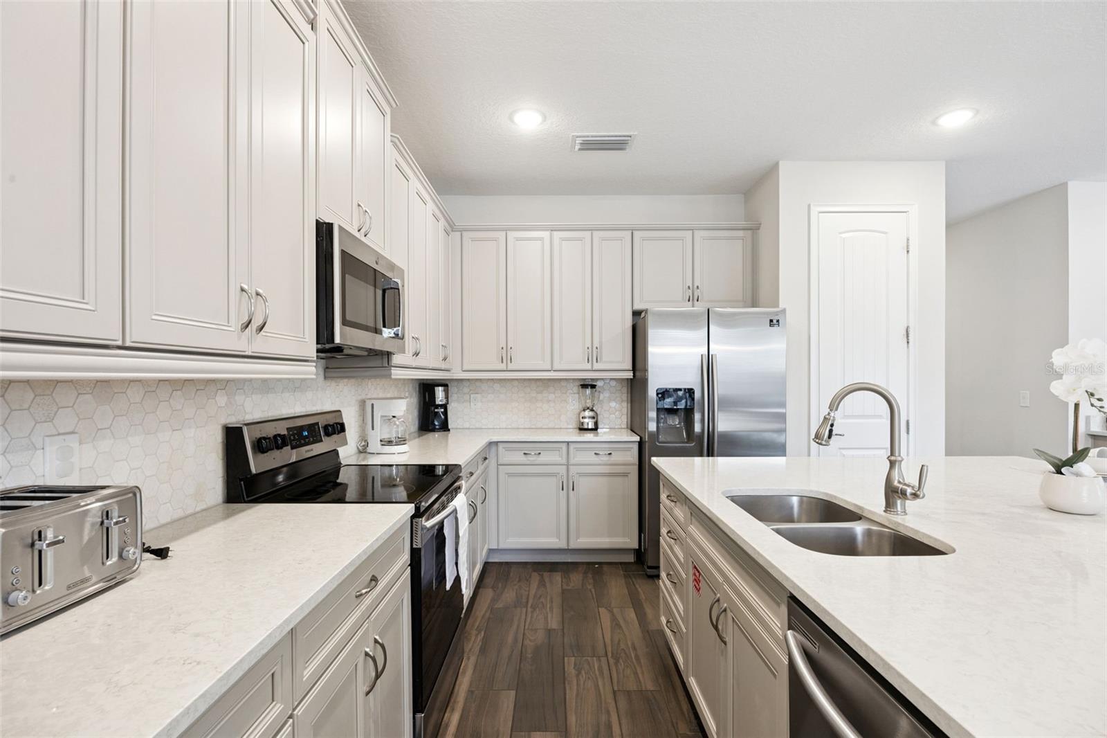 REUNION WEST PH 4 - Residential