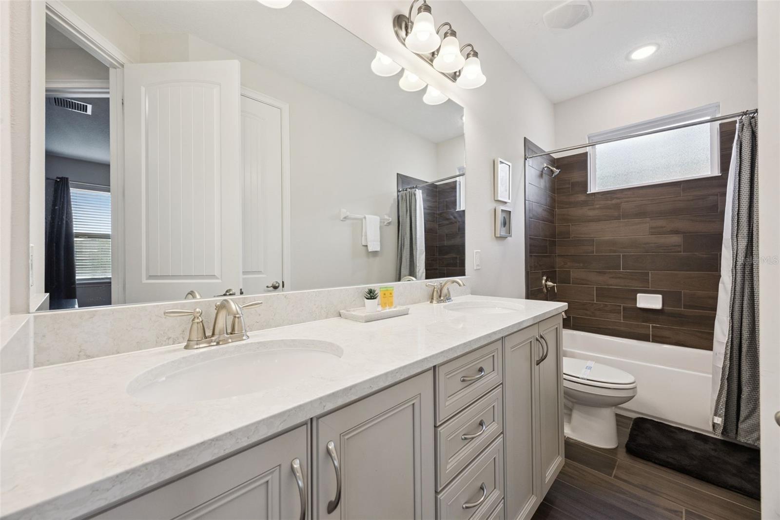 REUNION WEST PH 4 - Residential