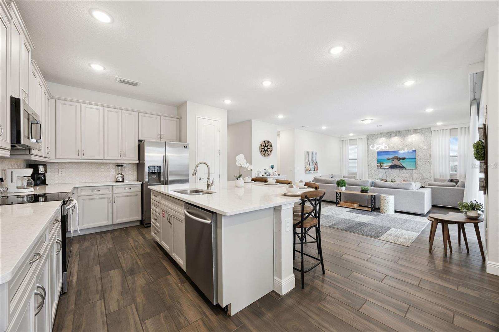 REUNION WEST PH 4 - Residential