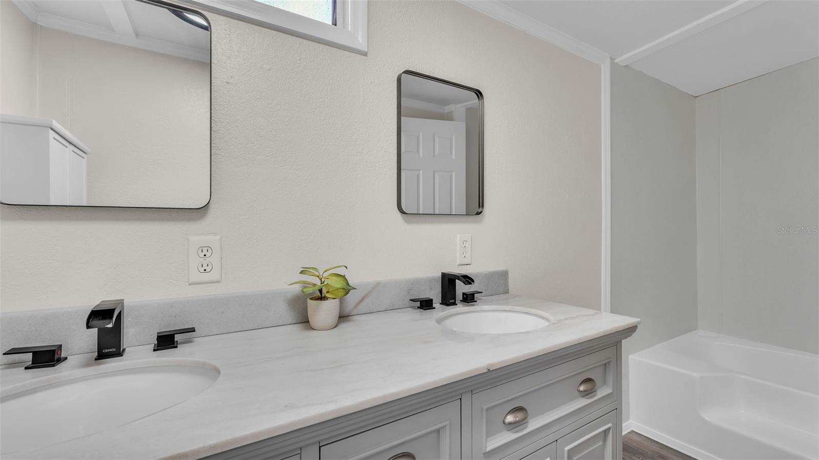 SHADY BROOKE SUB - Residential