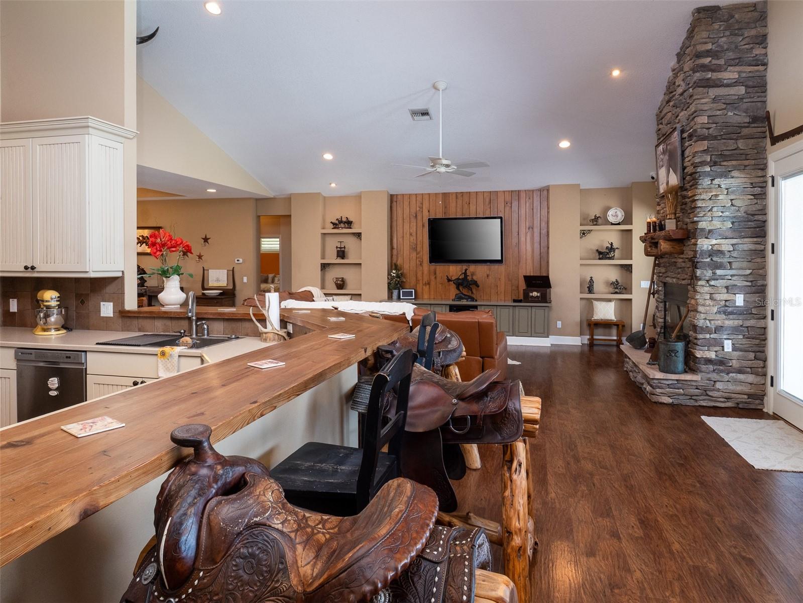 PLANTATION OAKS - Residential