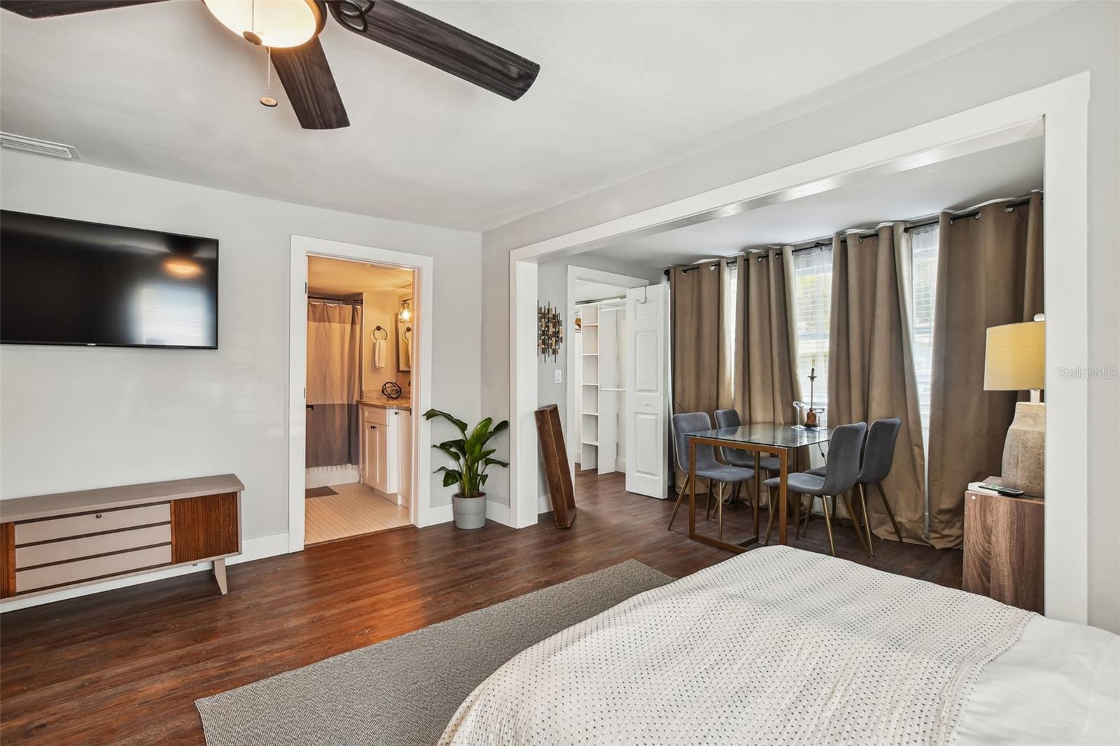 AVALON HEIGHTS - Residential Lease