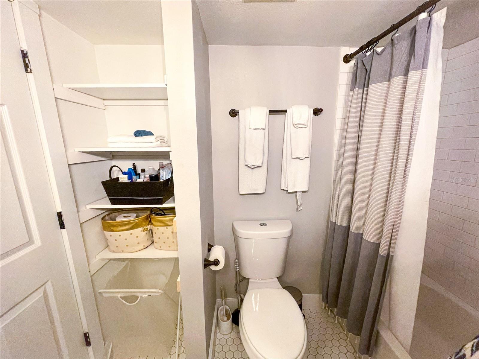 AVALON HEIGHTS - Residential Lease