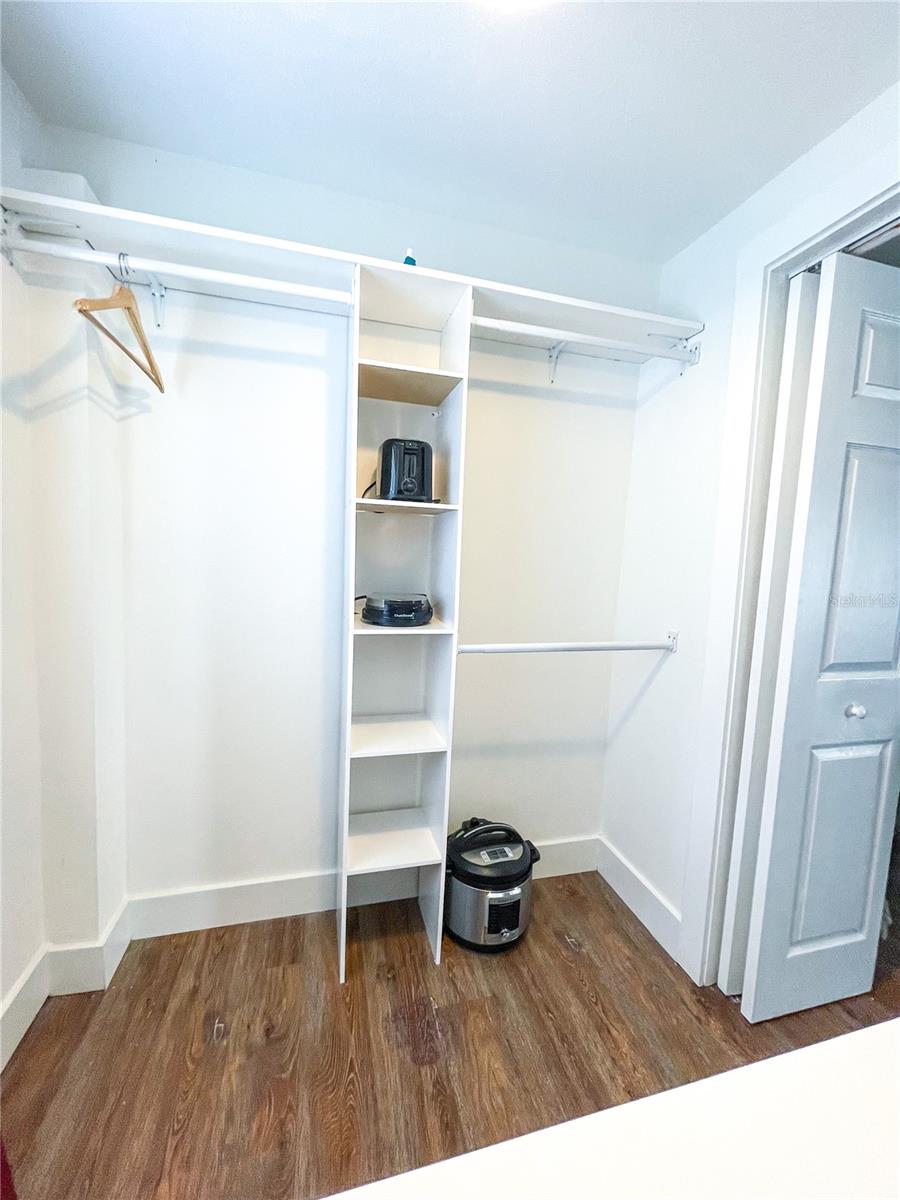 AVALON HEIGHTS - Residential Lease