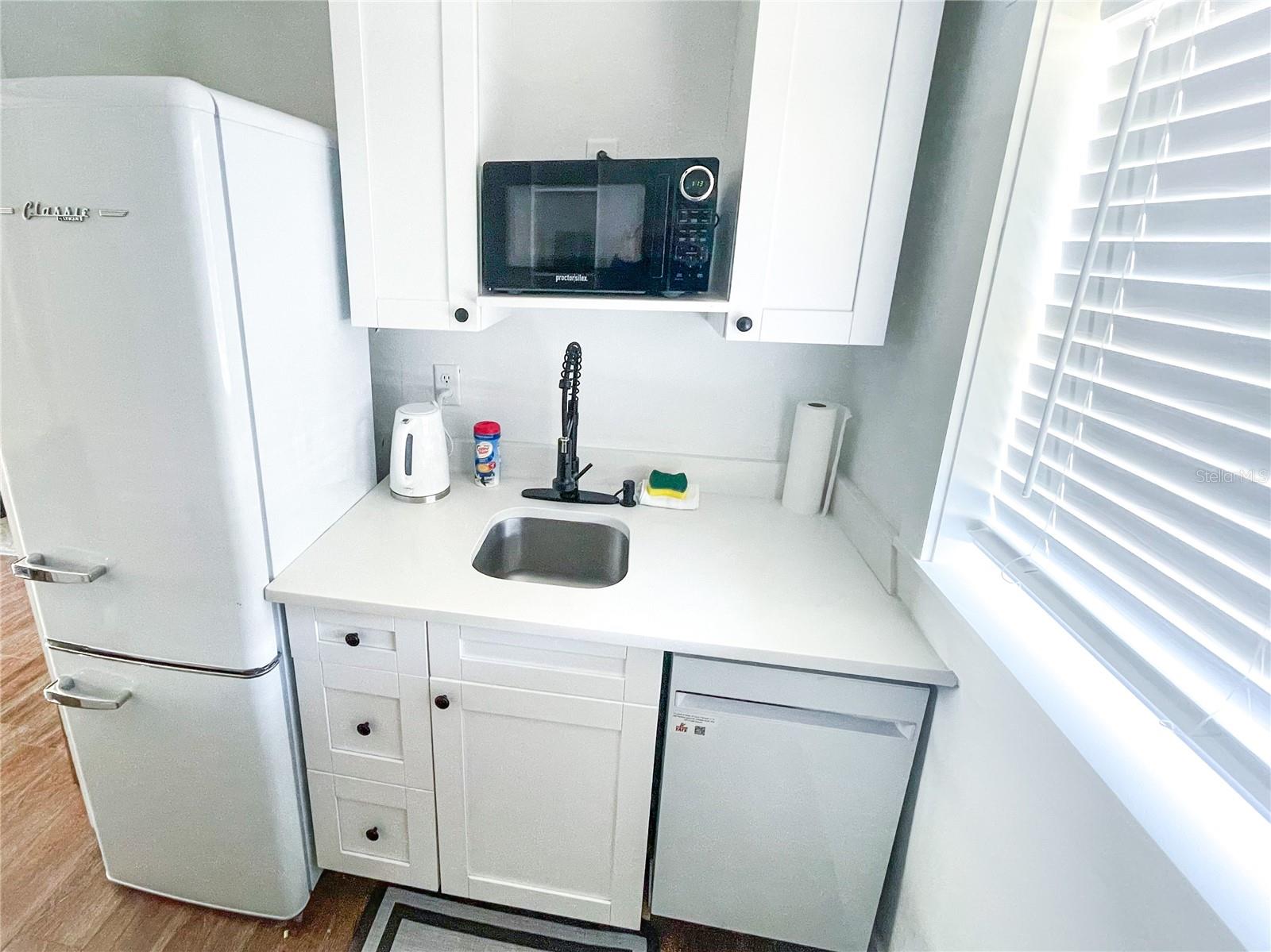 AVALON HEIGHTS - Residential Lease