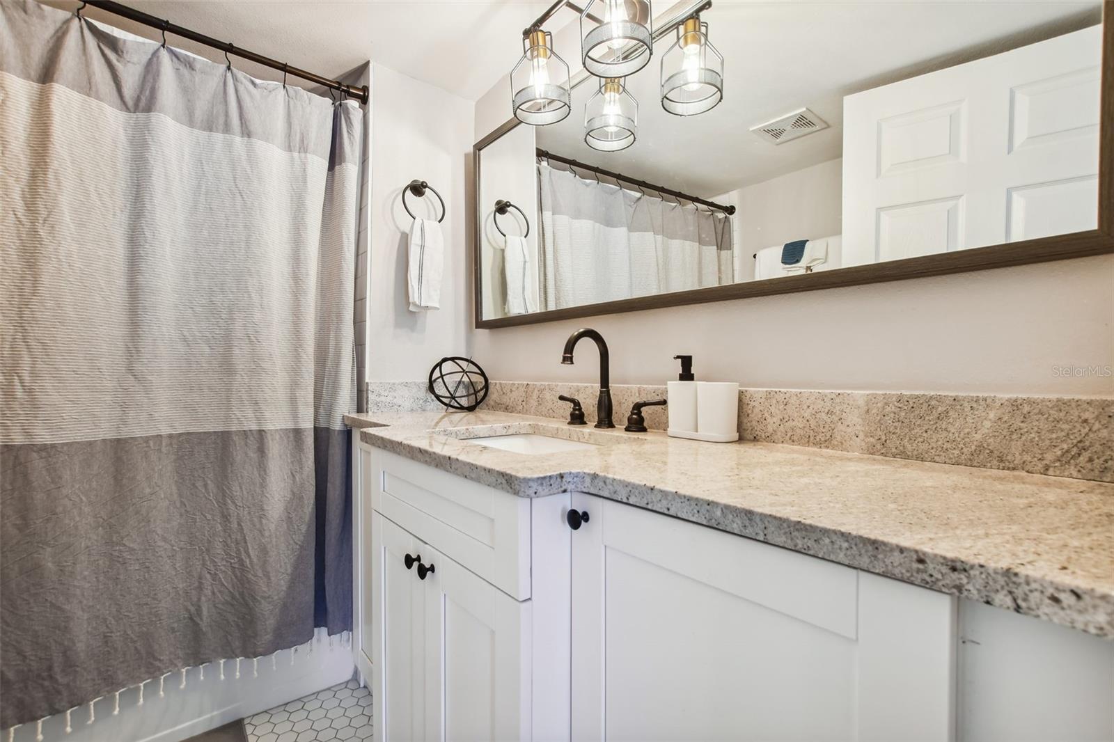 AVALON HEIGHTS - Residential Lease