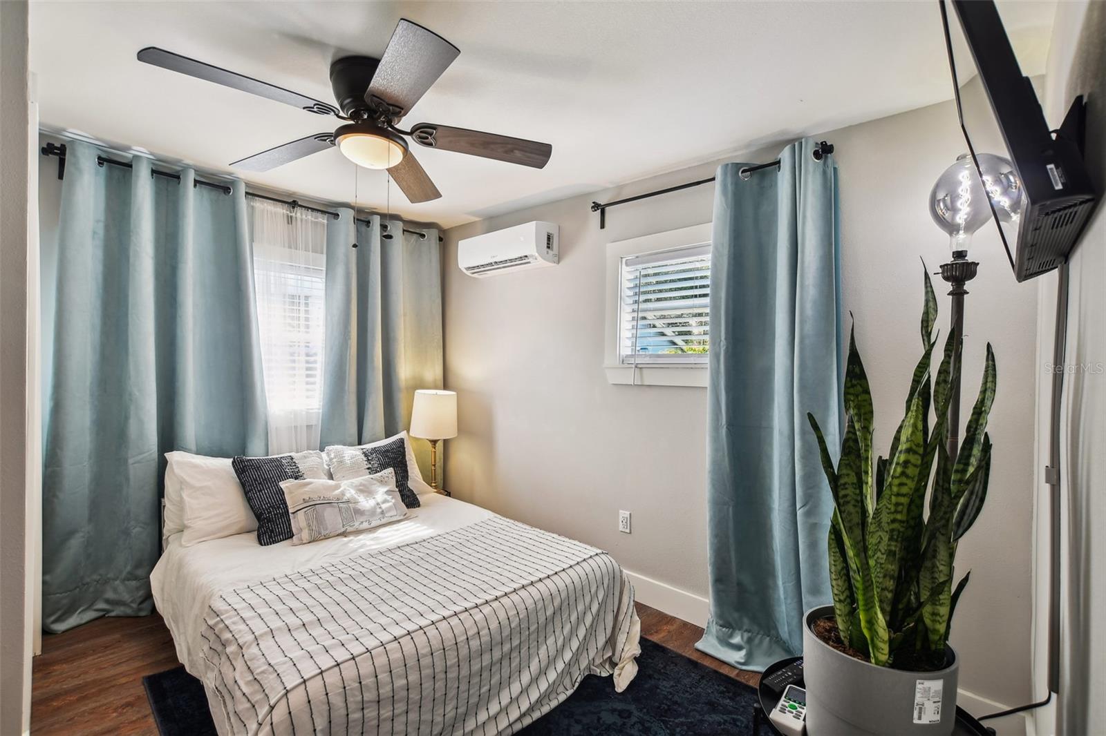 AVALON HEIGHTS - Residential Lease