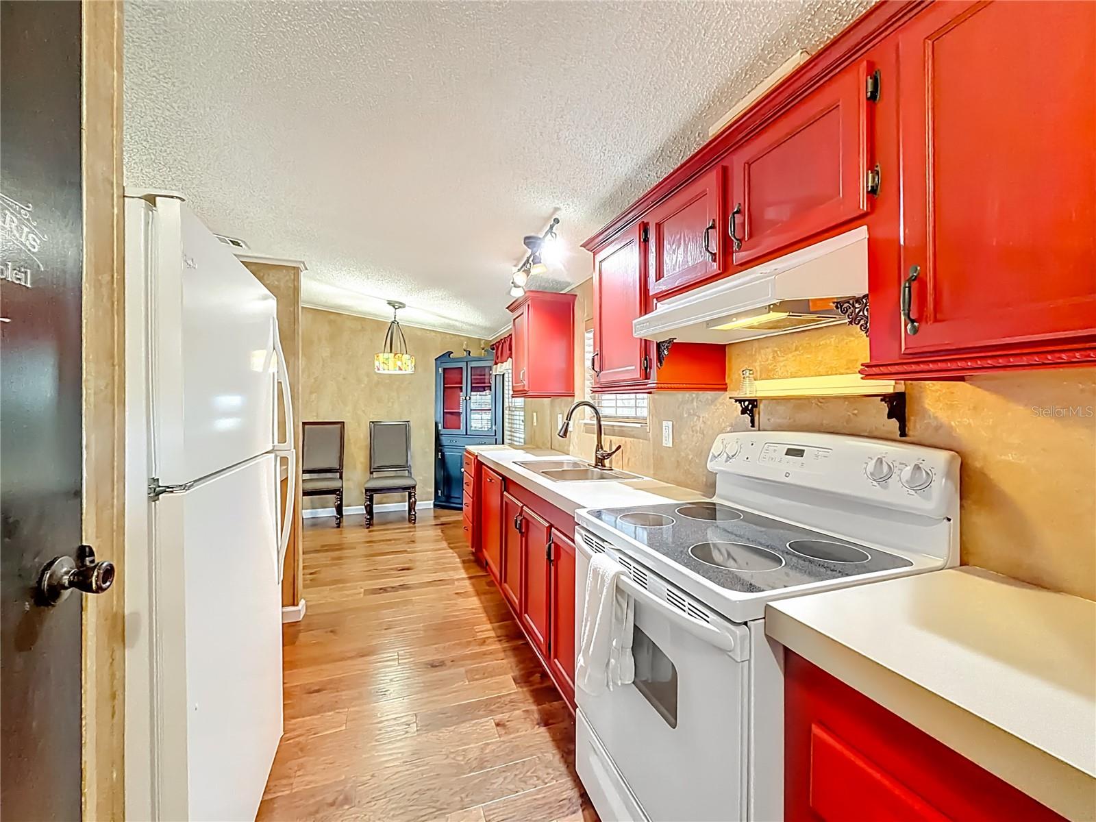 SUN COUNTRY ESTATE - Residential