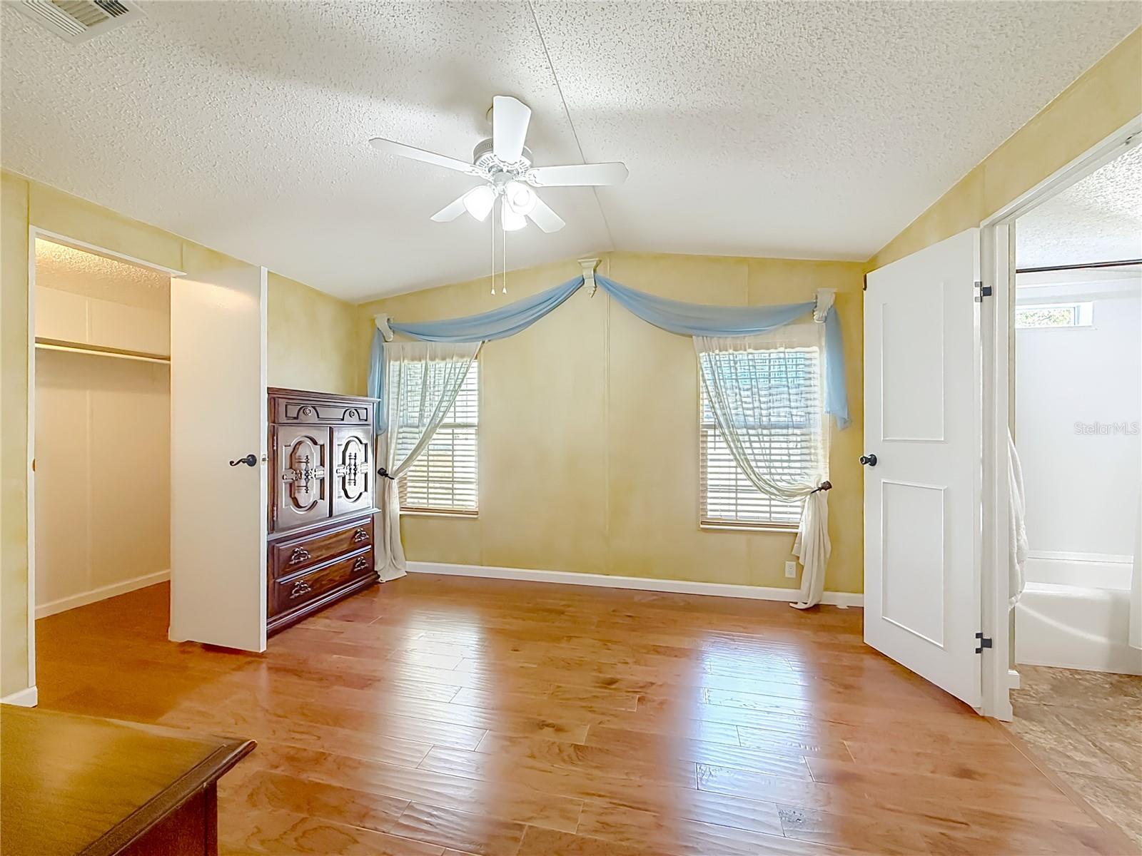 SUN COUNTRY ESTATE - Residential