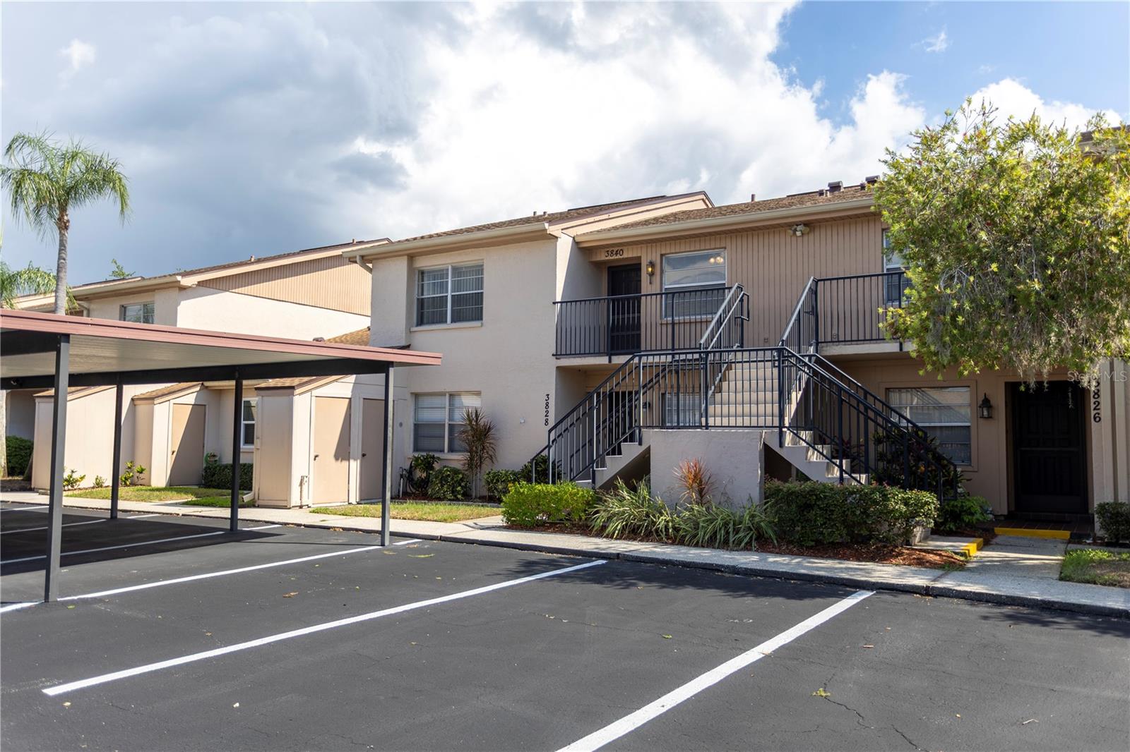 HOLIDAY LAKE VILLAS CONDO - Residential