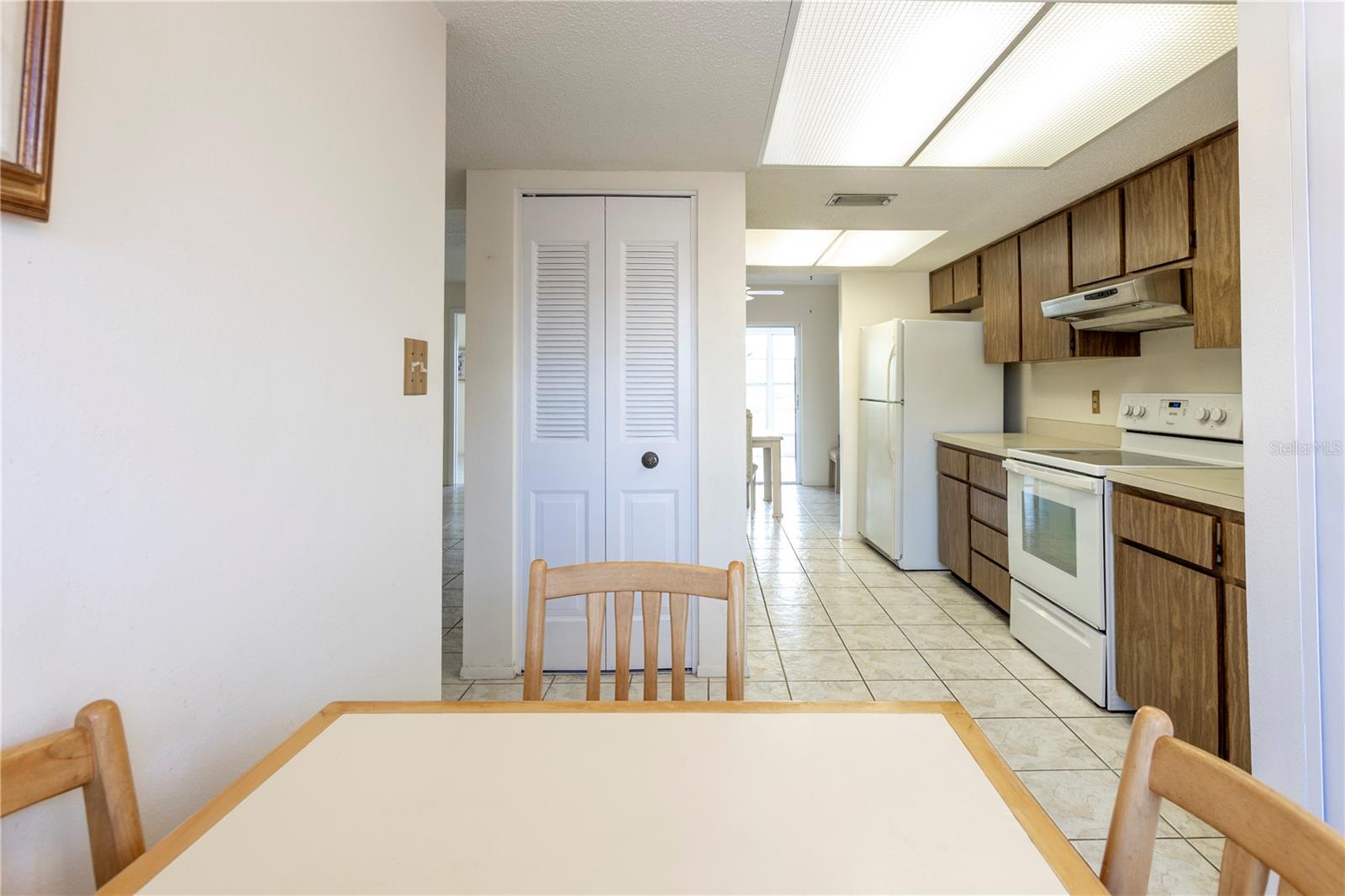 HOLIDAY LAKE VILLAS CONDO - Residential