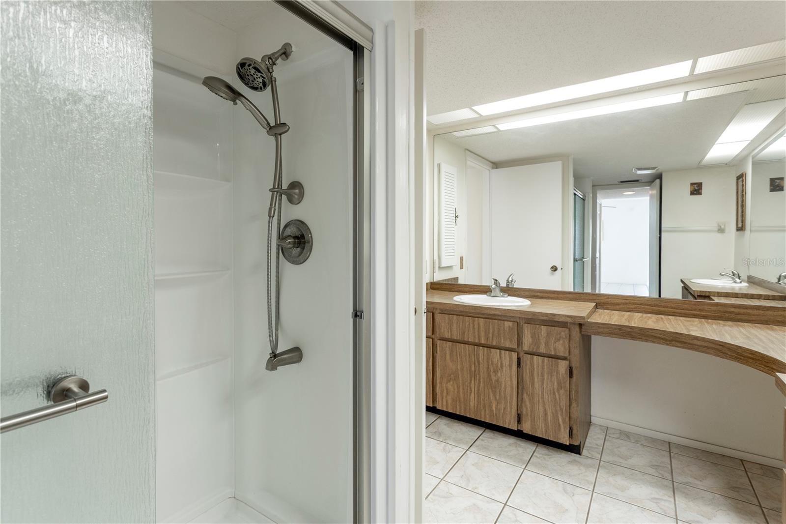 HOLIDAY LAKE VILLAS CONDO - Residential