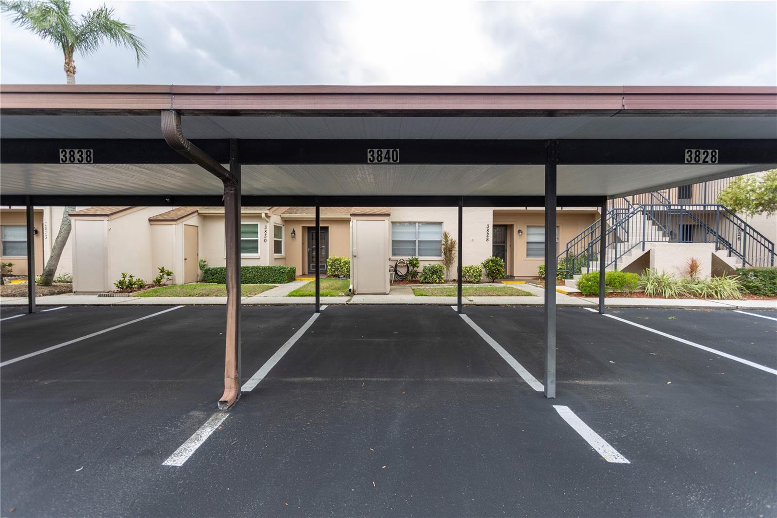HOLIDAY LAKE VILLAS CONDO - Residential