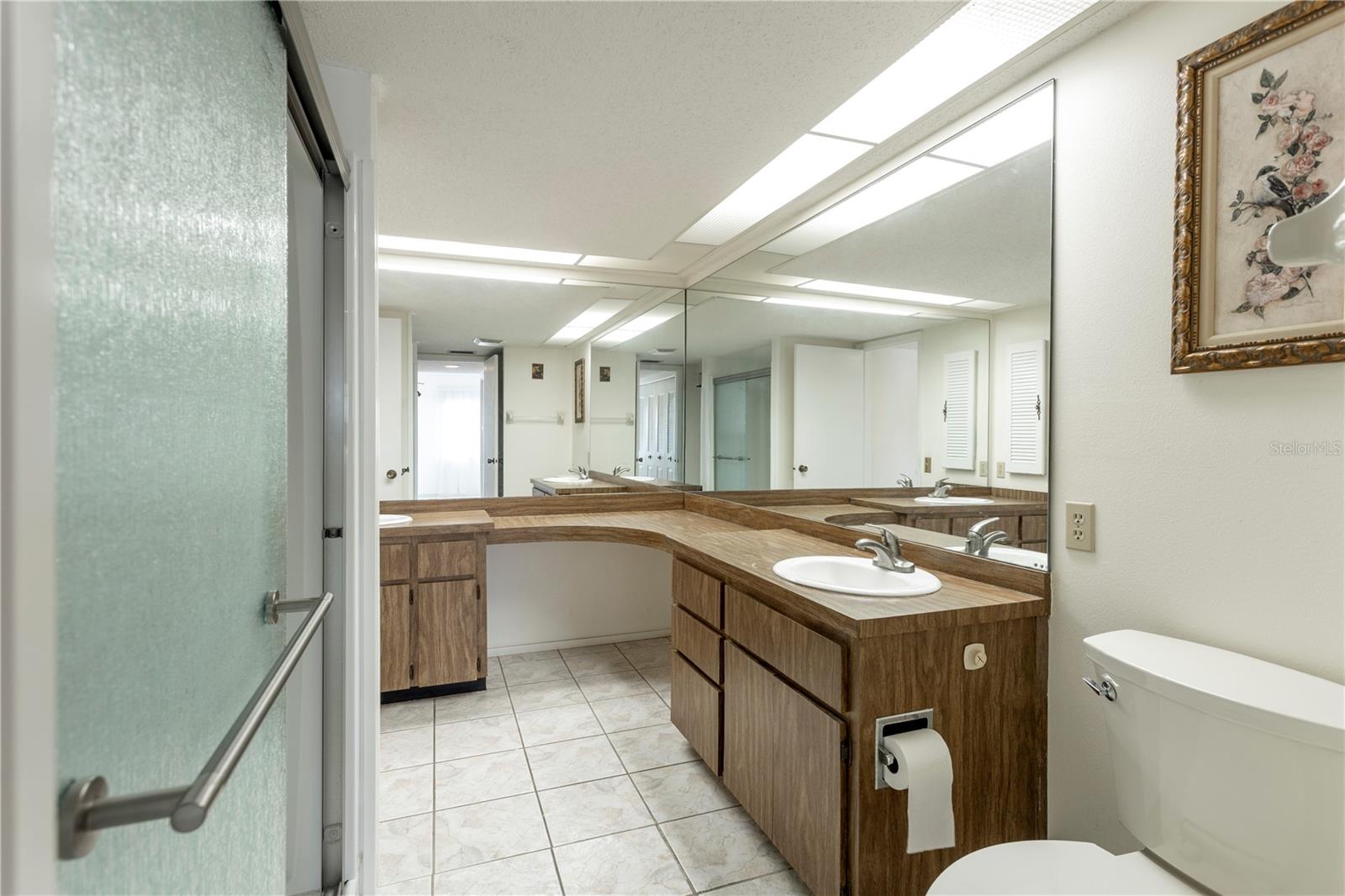 HOLIDAY LAKE VILLAS CONDO - Residential