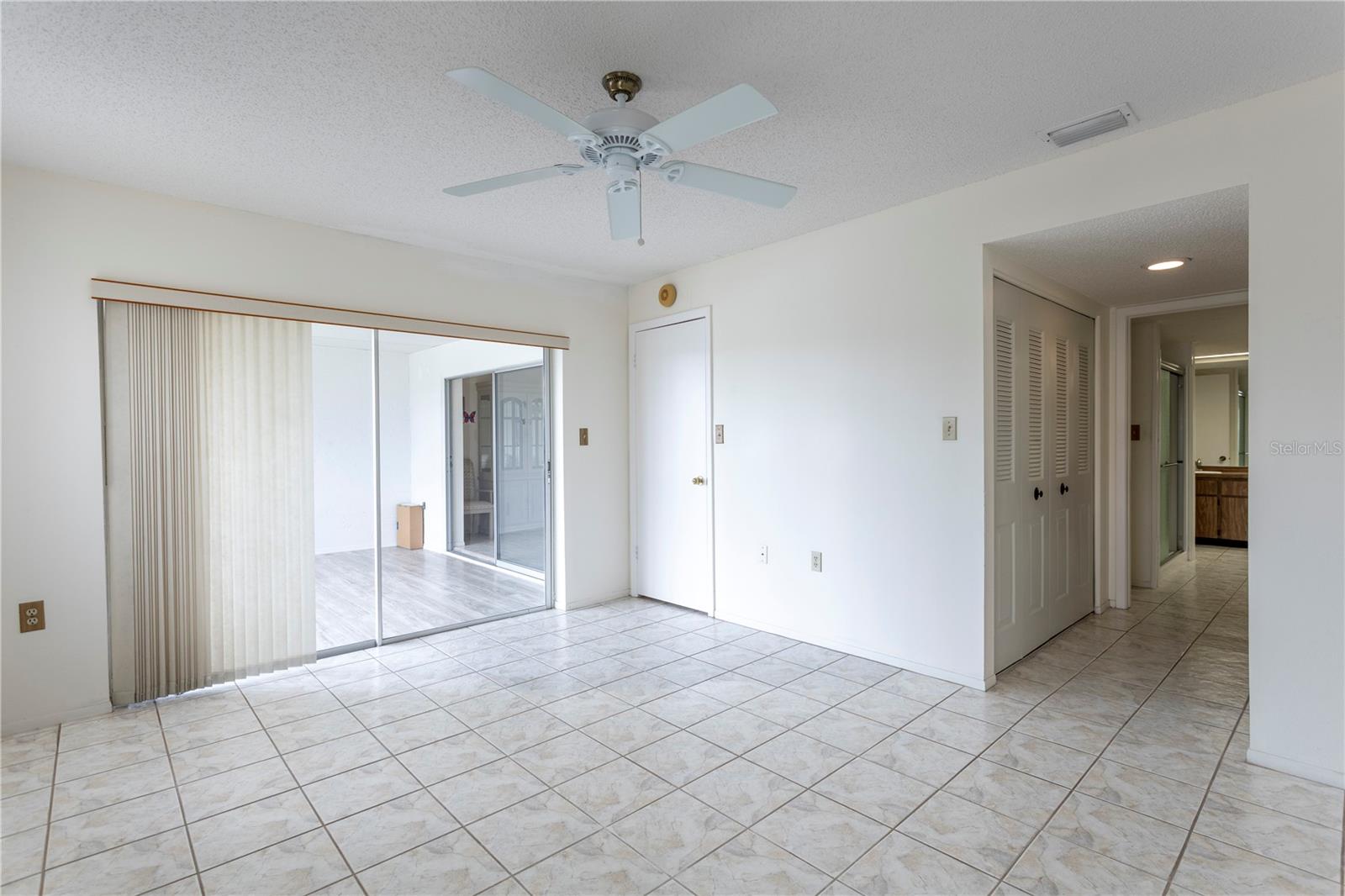HOLIDAY LAKE VILLAS CONDO - Residential