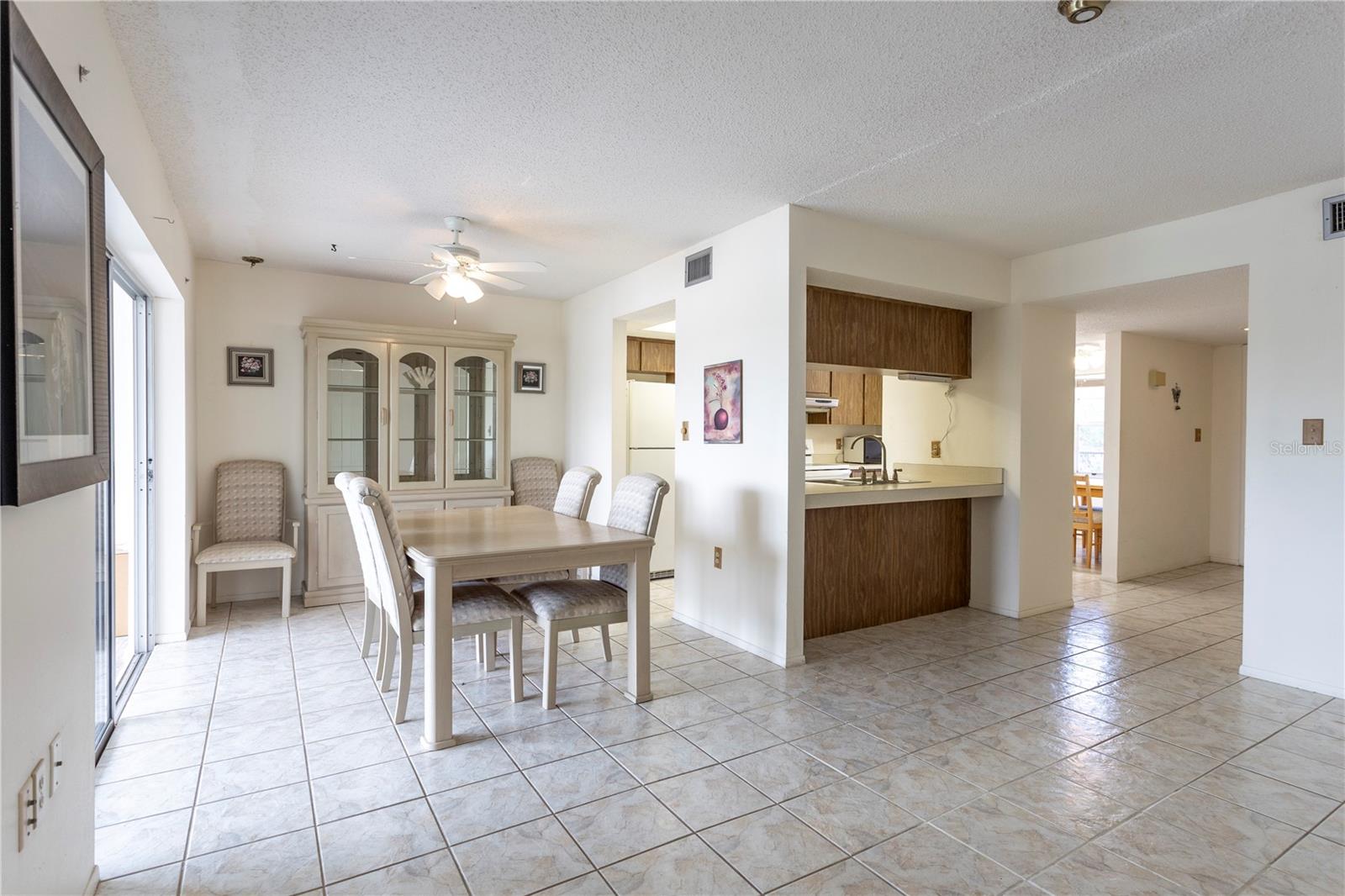 HOLIDAY LAKE VILLAS CONDO - Residential