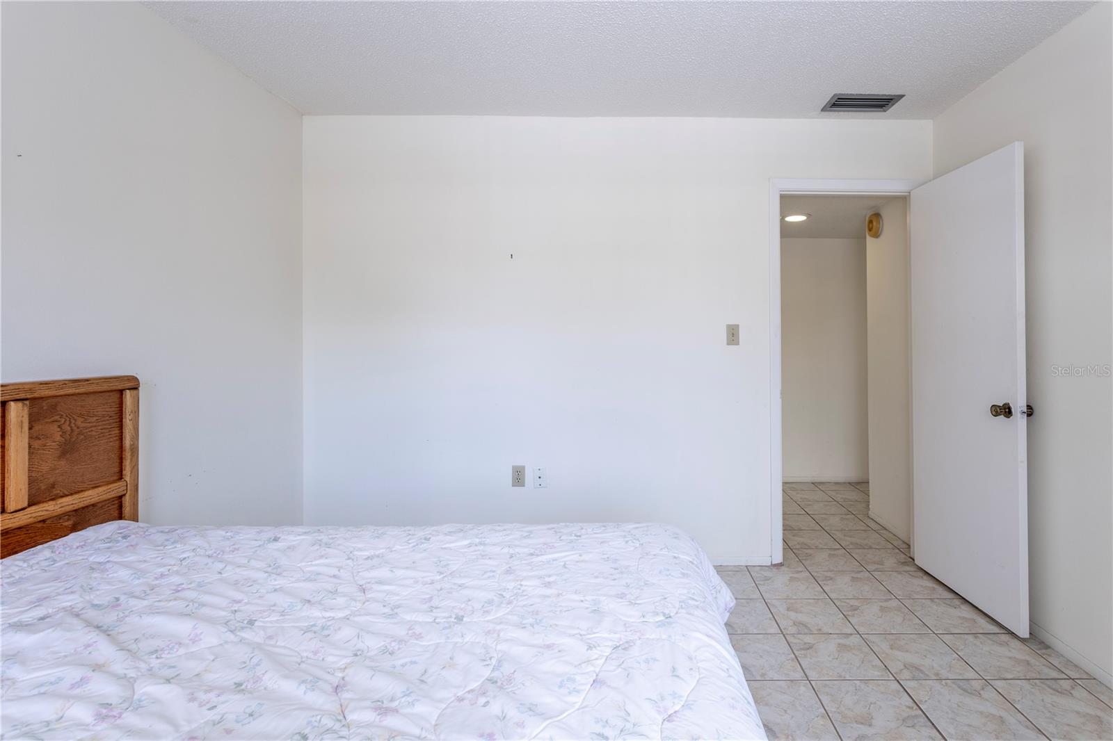 HOLIDAY LAKE VILLAS CONDO - Residential