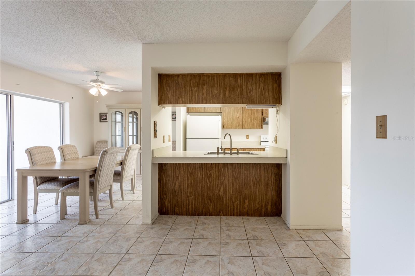 HOLIDAY LAKE VILLAS CONDO - Residential