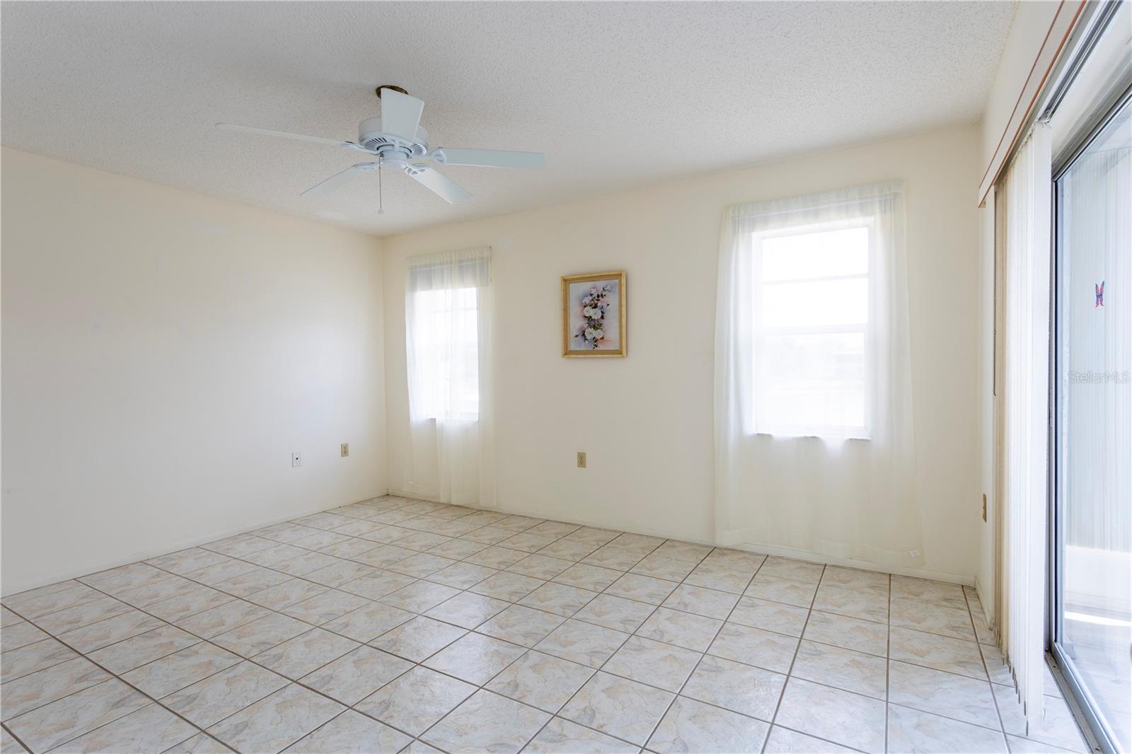 HOLIDAY LAKE VILLAS CONDO - Residential