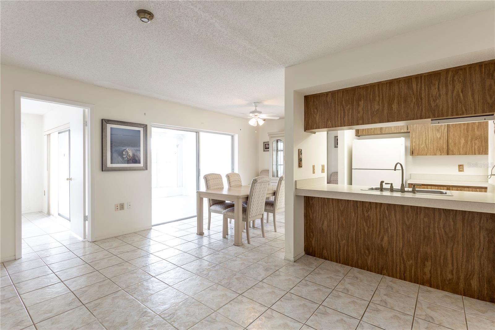 HOLIDAY LAKE VILLAS CONDO - Residential