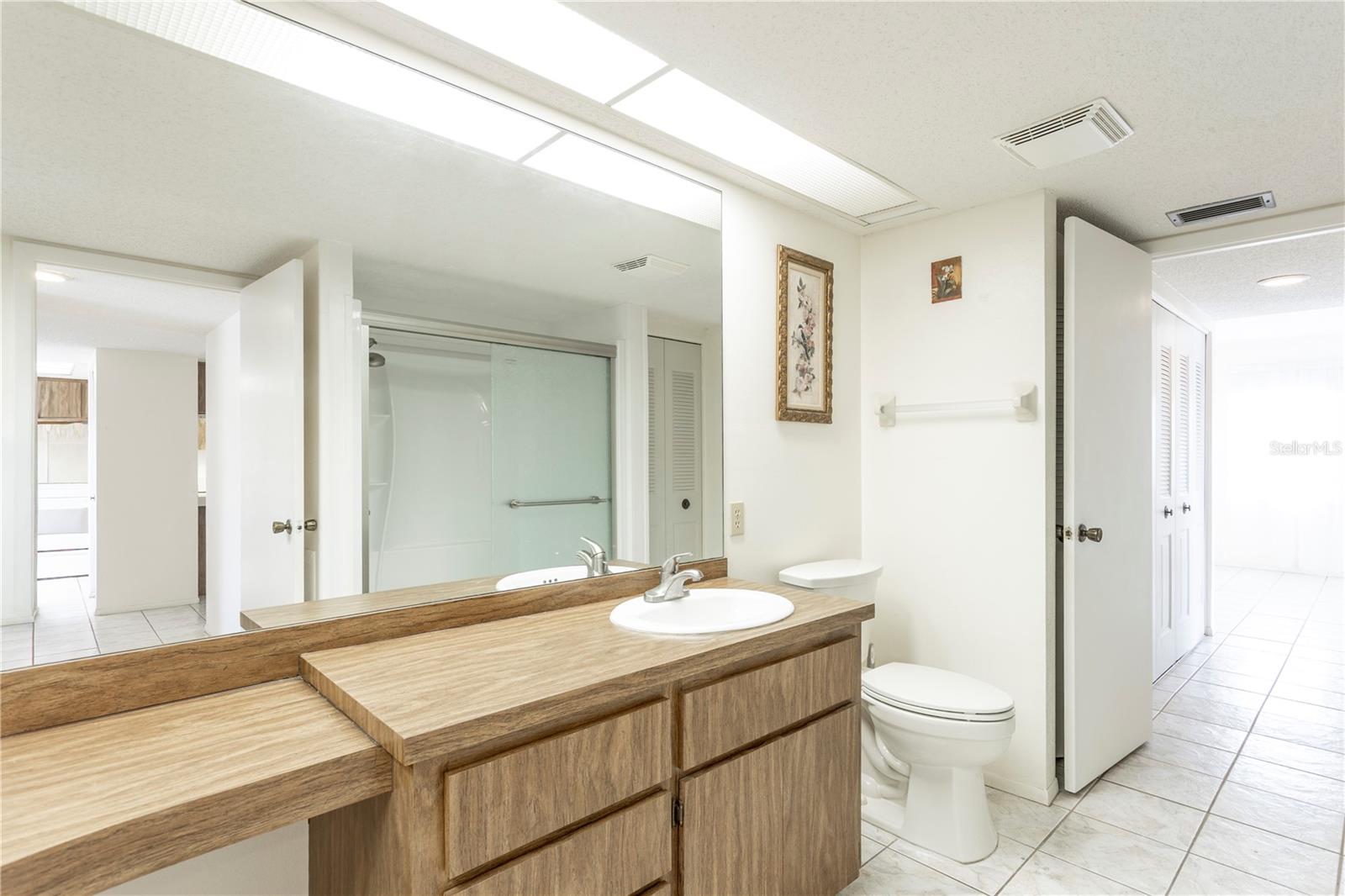 HOLIDAY LAKE VILLAS CONDO - Residential