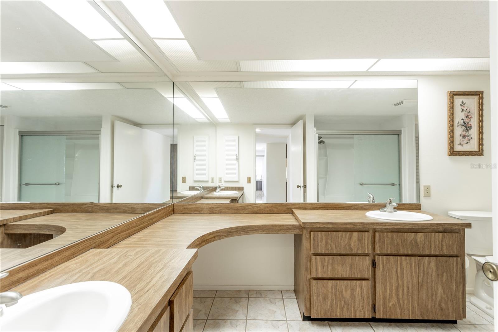 HOLIDAY LAKE VILLAS CONDO - Residential