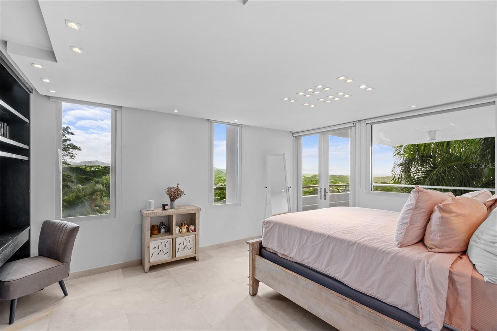 GUAYNABO, PR 00965 - Residential