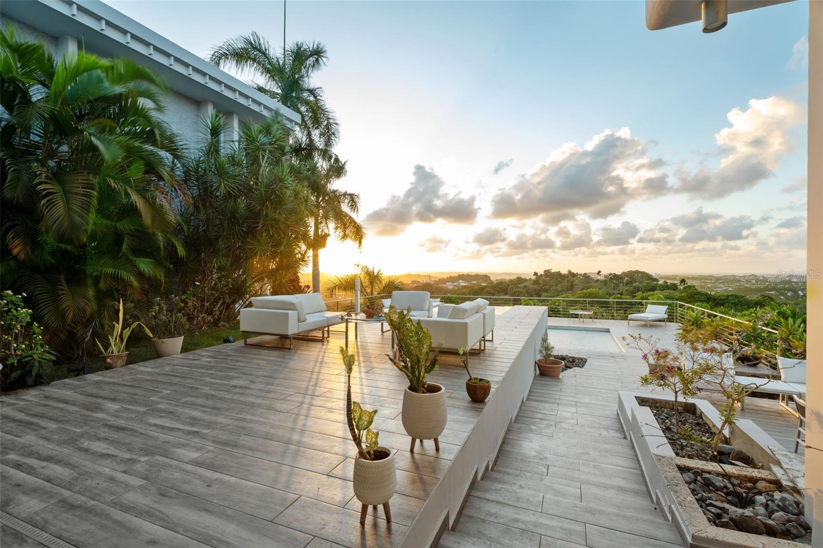 GUAYNABO, PR 00965 - Residential