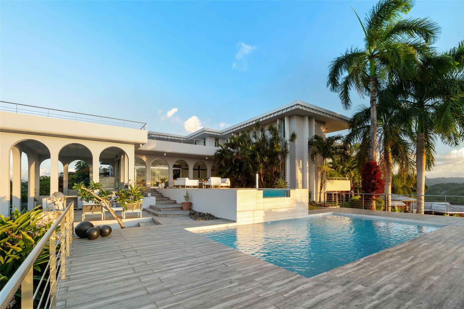 GUAYNABO, PR 00965 - Residential