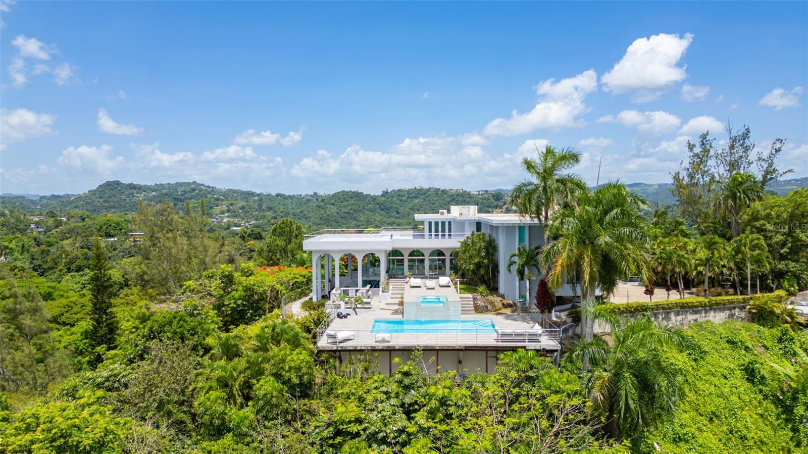 GUAYNABO, PR 00965 - Residential