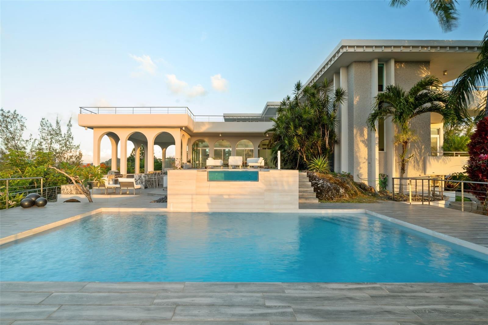 GUAYNABO, PR 00965 - Residential