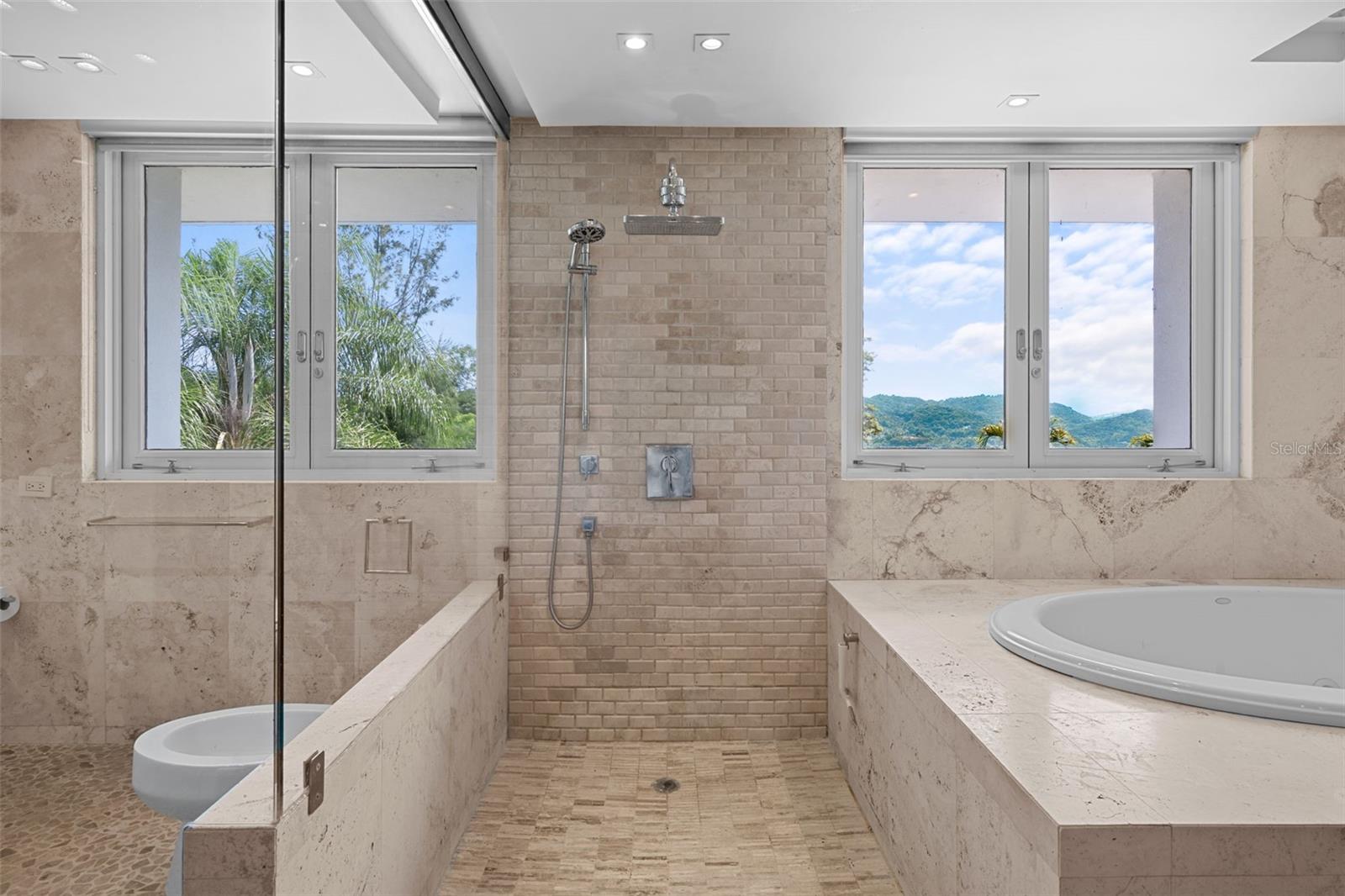 GUAYNABO, PR 00965 - Residential