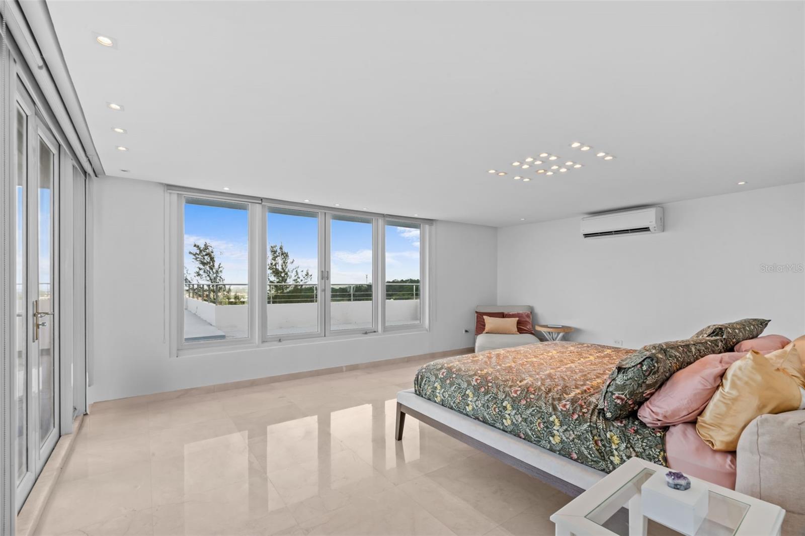 GUAYNABO, PR 00965 - Residential