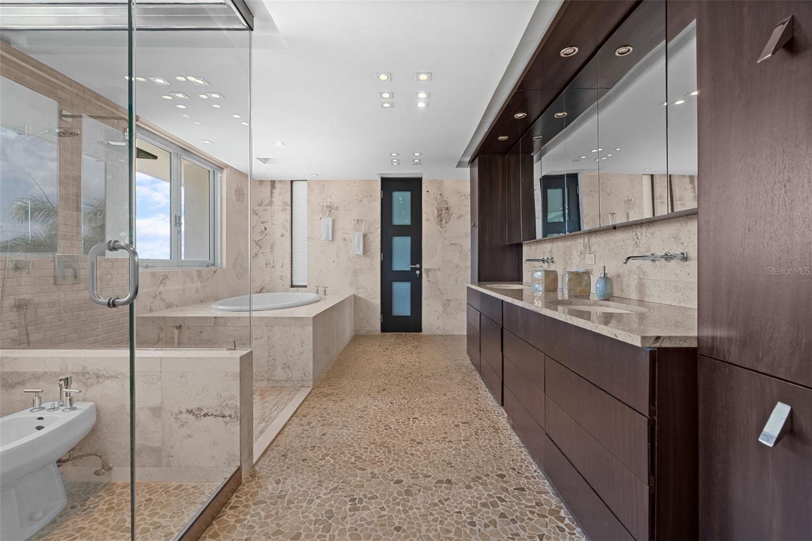 GUAYNABO, PR 00965 - Residential