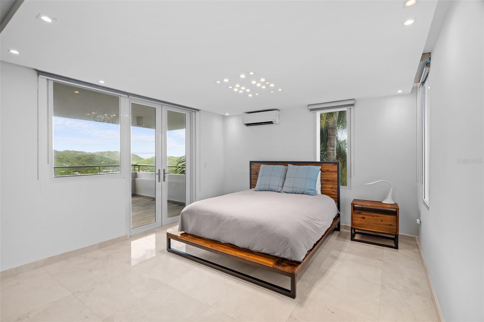 GUAYNABO, PR 00965 - Residential