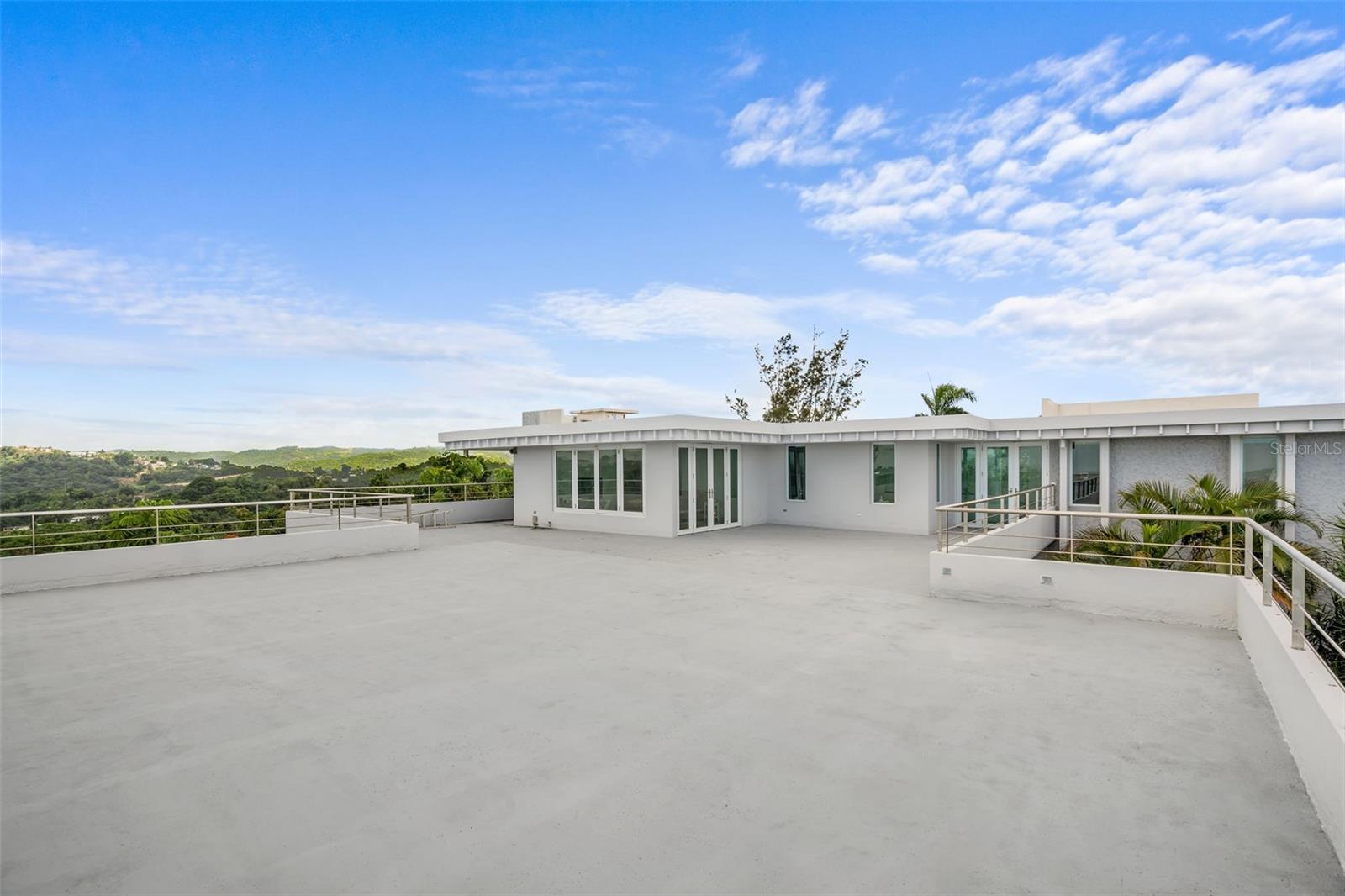 GUAYNABO, PR 00965 - Residential