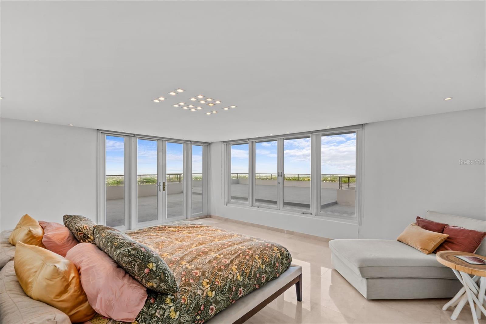 GUAYNABO, PR 00965 - Residential