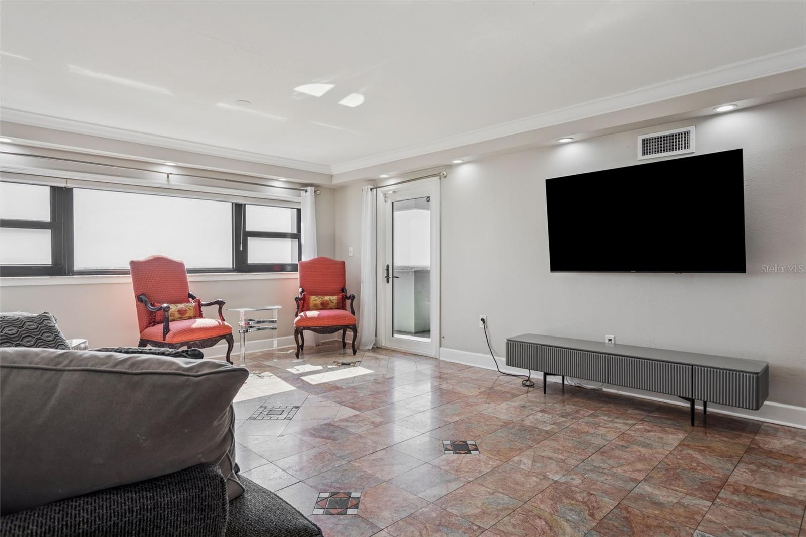 THE PINNACLE APTS A CONDO - Residential